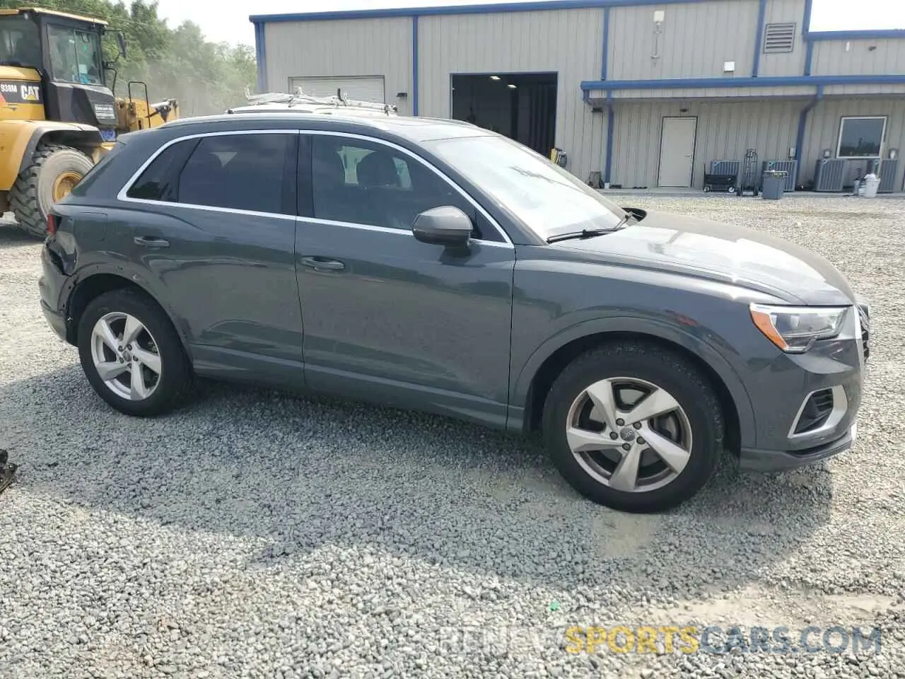 4 Photograph of a damaged car WA1AECF33L1008711 AUDI Q3 2020