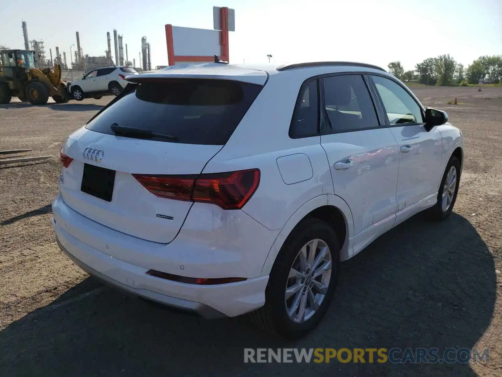 4 Photograph of a damaged car WA1AECF33L1022821 AUDI Q3 2020