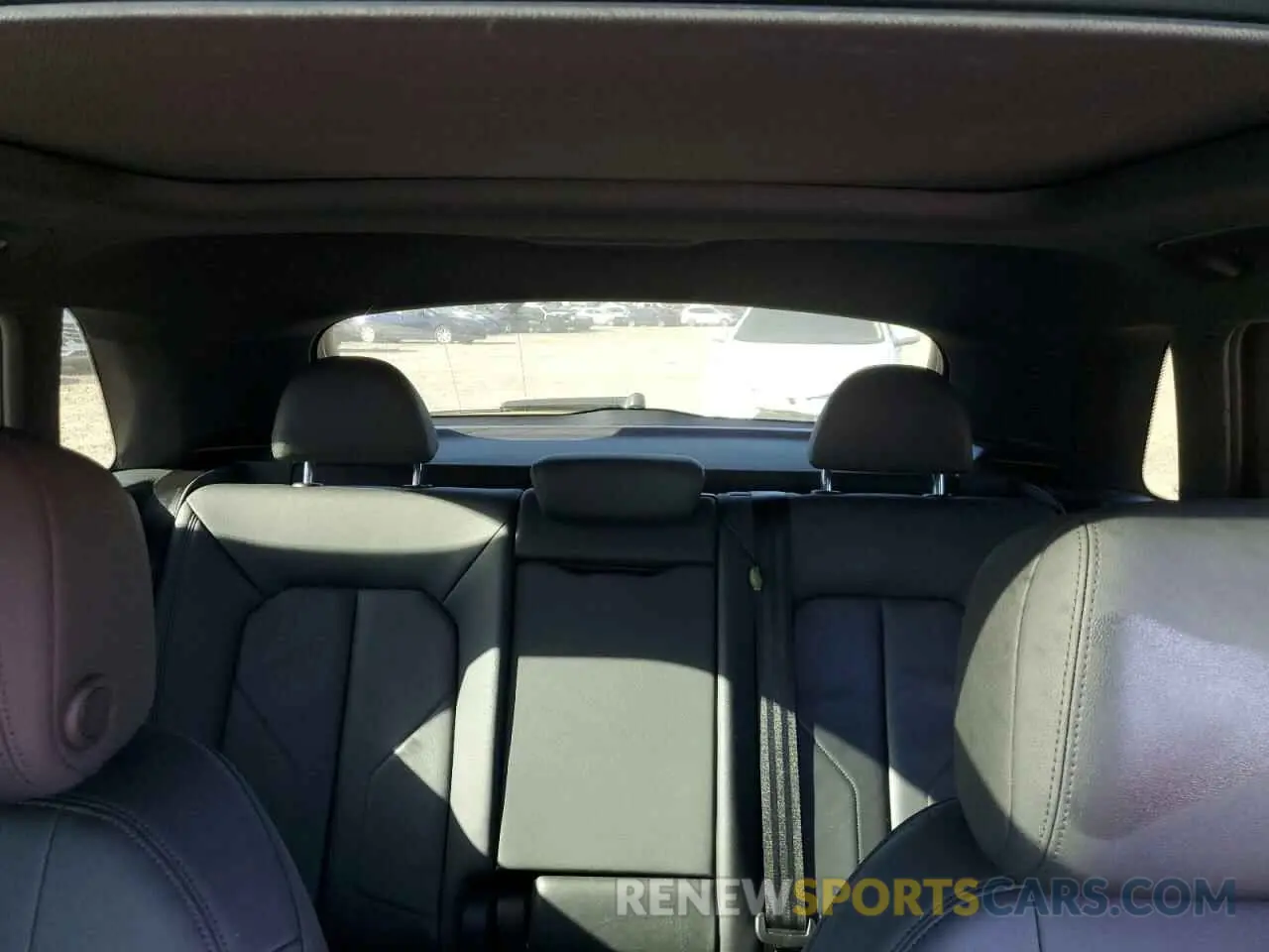 10 Photograph of a damaged car WA1AECF33L1025007 AUDI Q3 2020