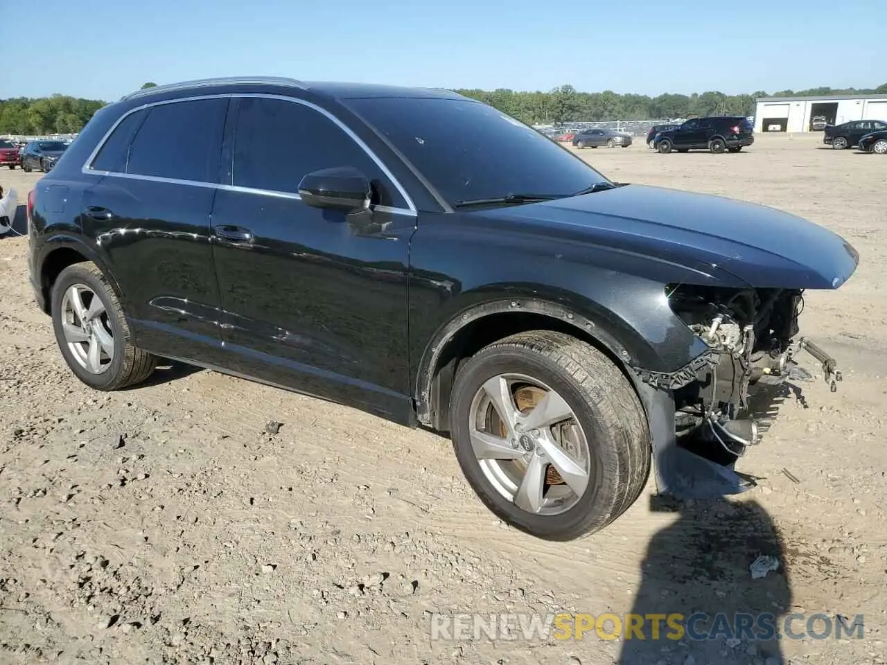 4 Photograph of a damaged car WA1AECF33L1025007 AUDI Q3 2020