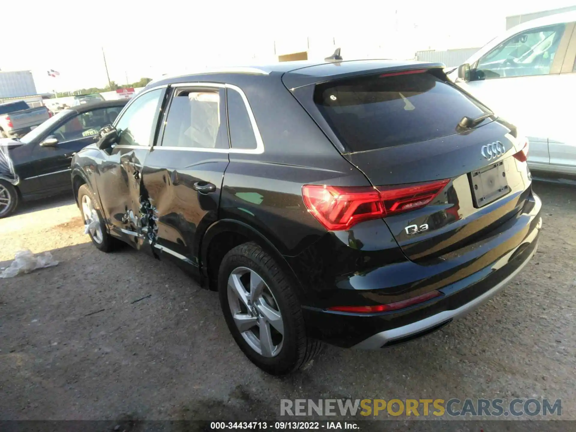 3 Photograph of a damaged car WA1AECF33L1025072 AUDI Q3 2020