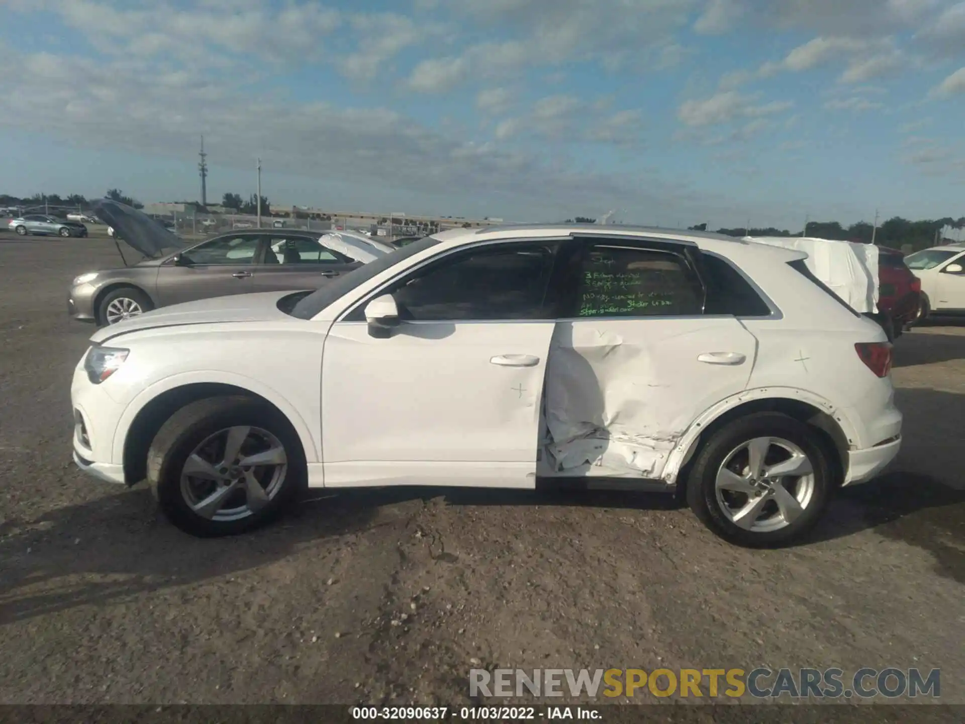 6 Photograph of a damaged car WA1AECF33L1031065 AUDI Q3 2020