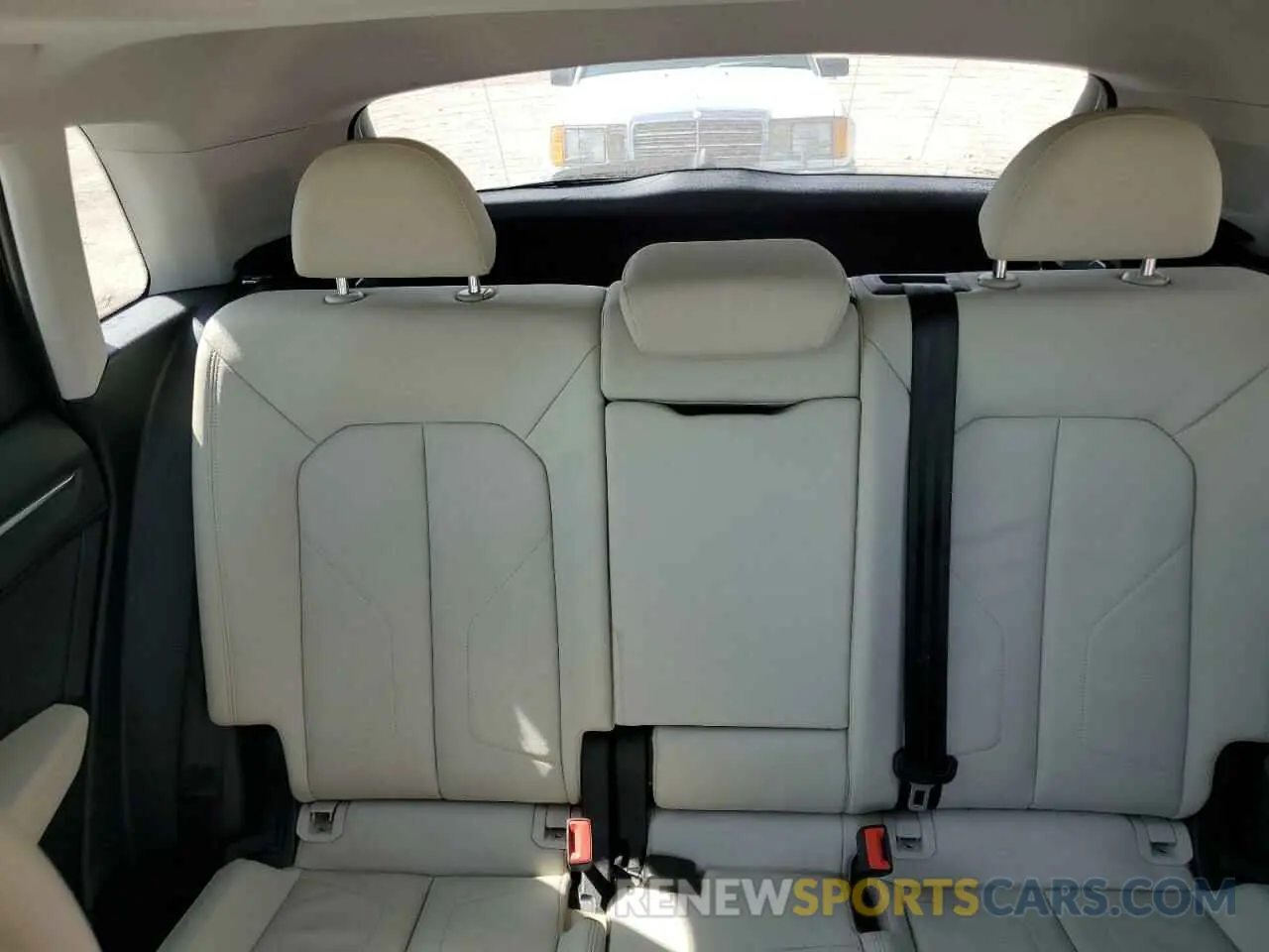 10 Photograph of a damaged car WA1AECF33L1031907 AUDI Q3 2020