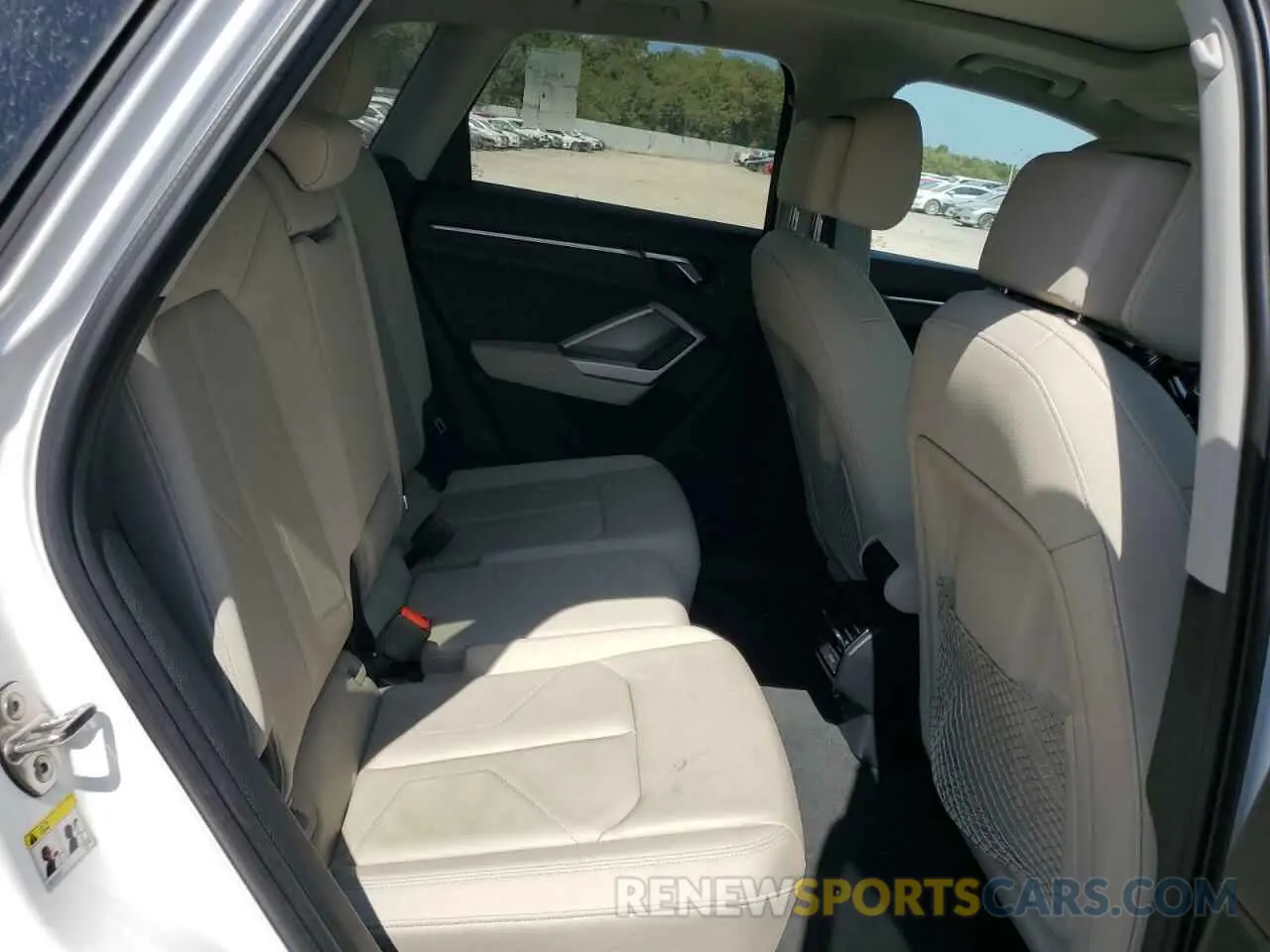 11 Photograph of a damaged car WA1AECF33L1031907 AUDI Q3 2020