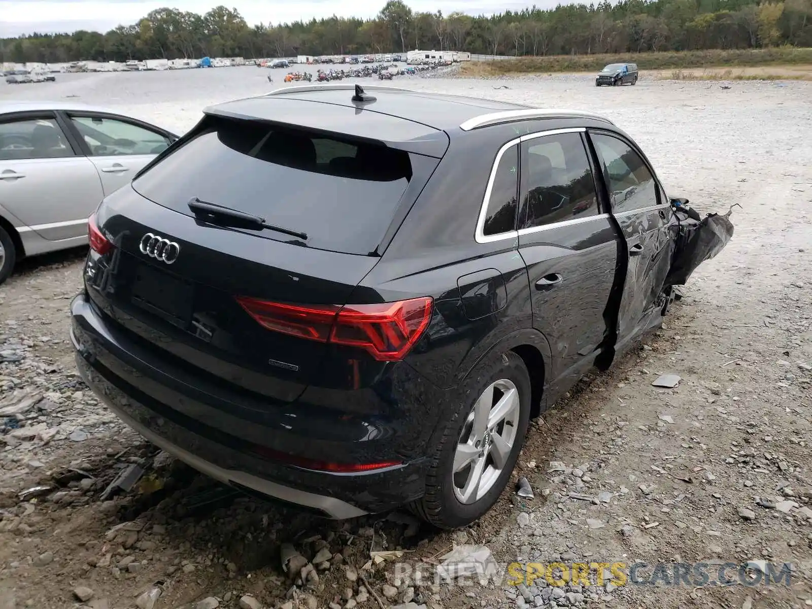 4 Photograph of a damaged car WA1AECF33L1072621 AUDI Q3 2020