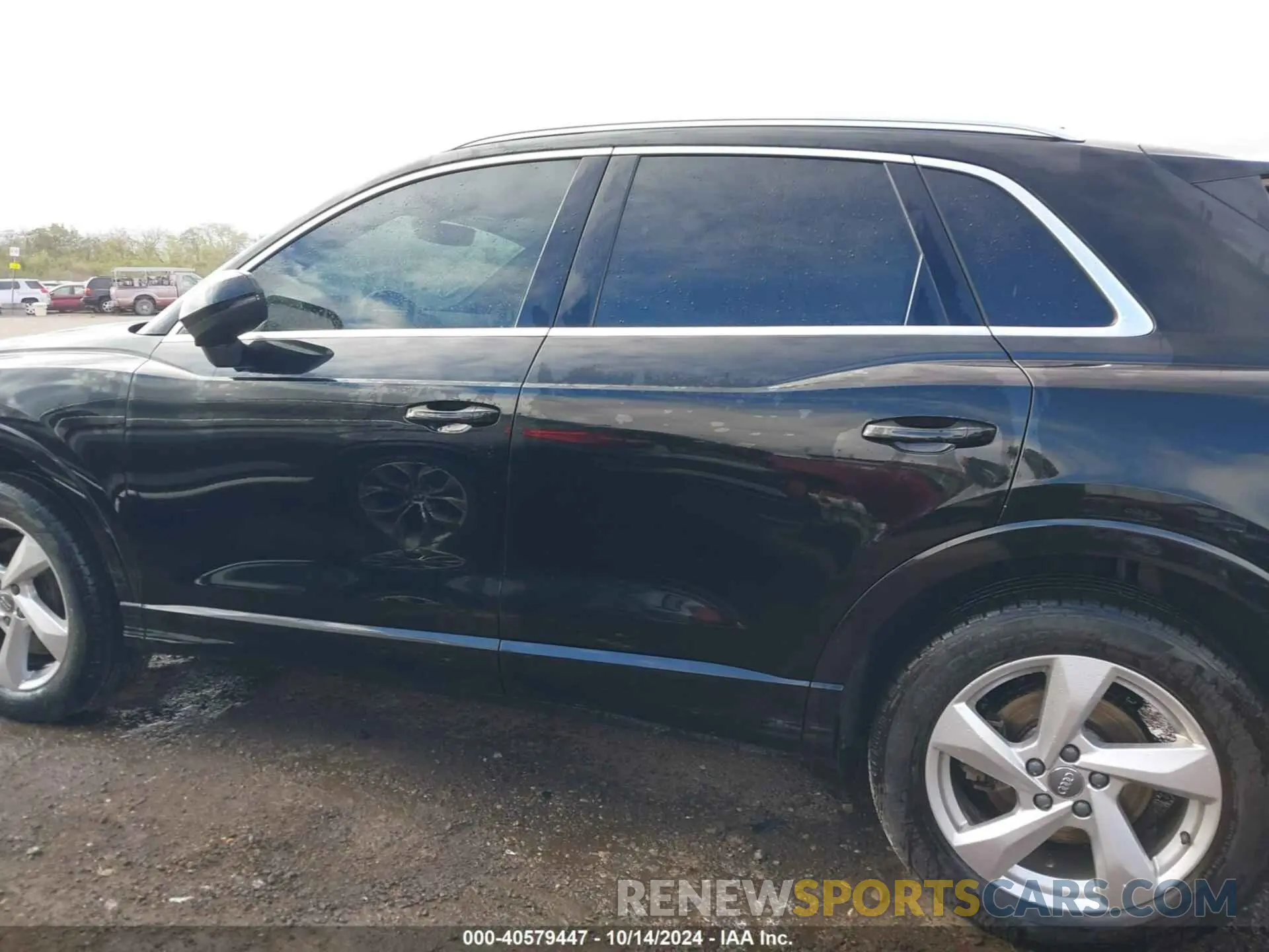 14 Photograph of a damaged car WA1AECF33L1097311 AUDI Q3 2020