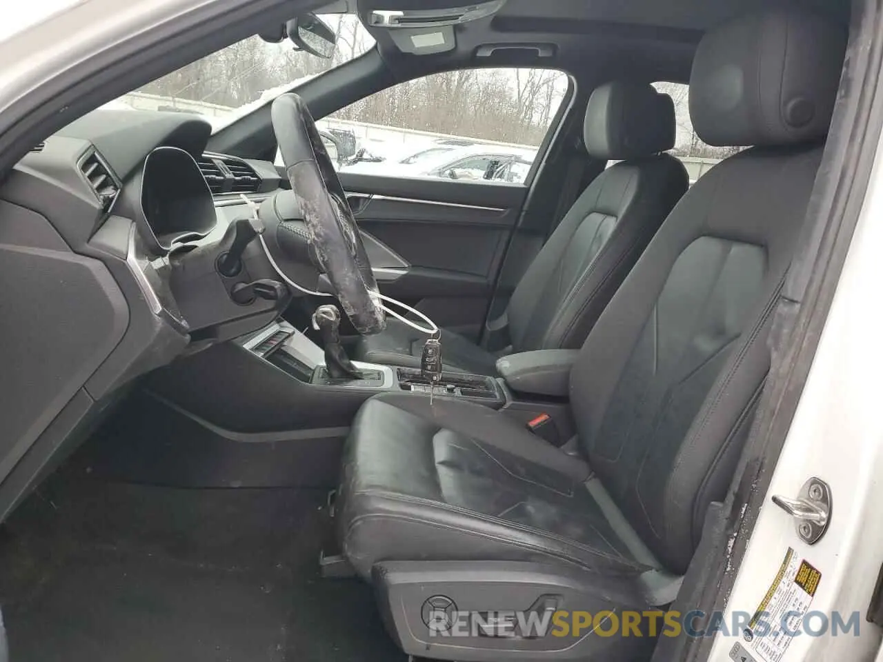 7 Photograph of a damaged car WA1AECF34L1038039 AUDI Q3 2020