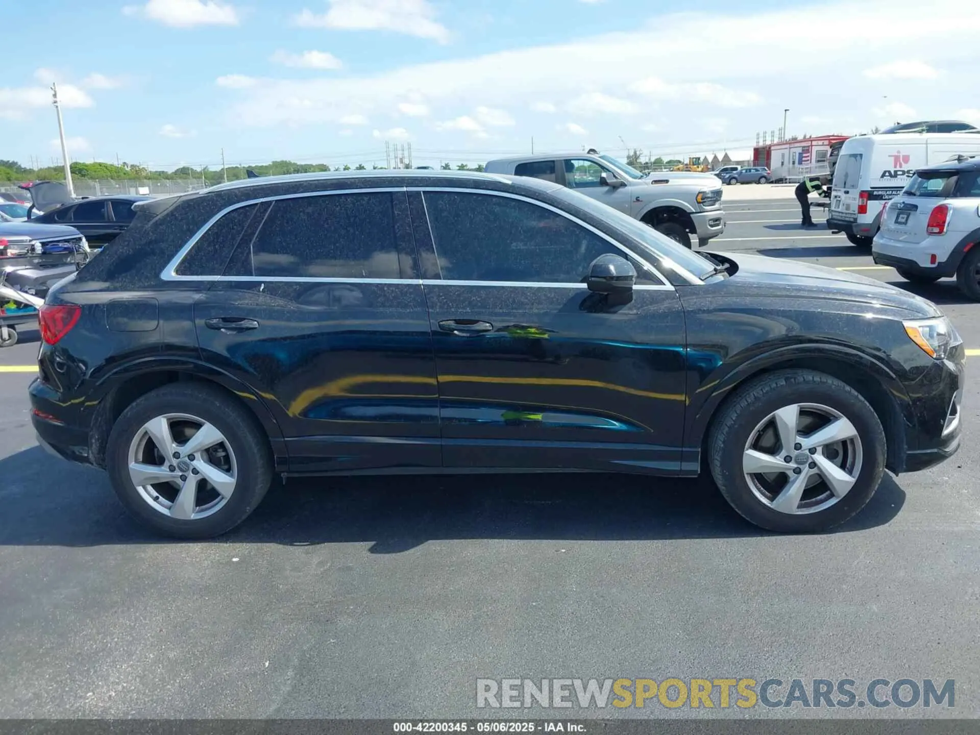13 Photograph of a damaged car WA1AECF35L1021332 AUDI Q3 2020