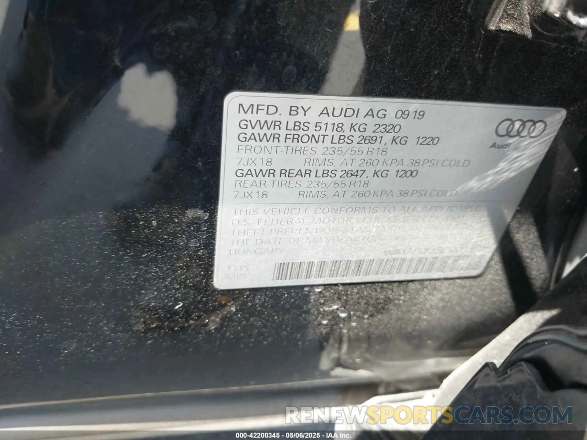 9 Photograph of a damaged car WA1AECF35L1021332 AUDI Q3 2020