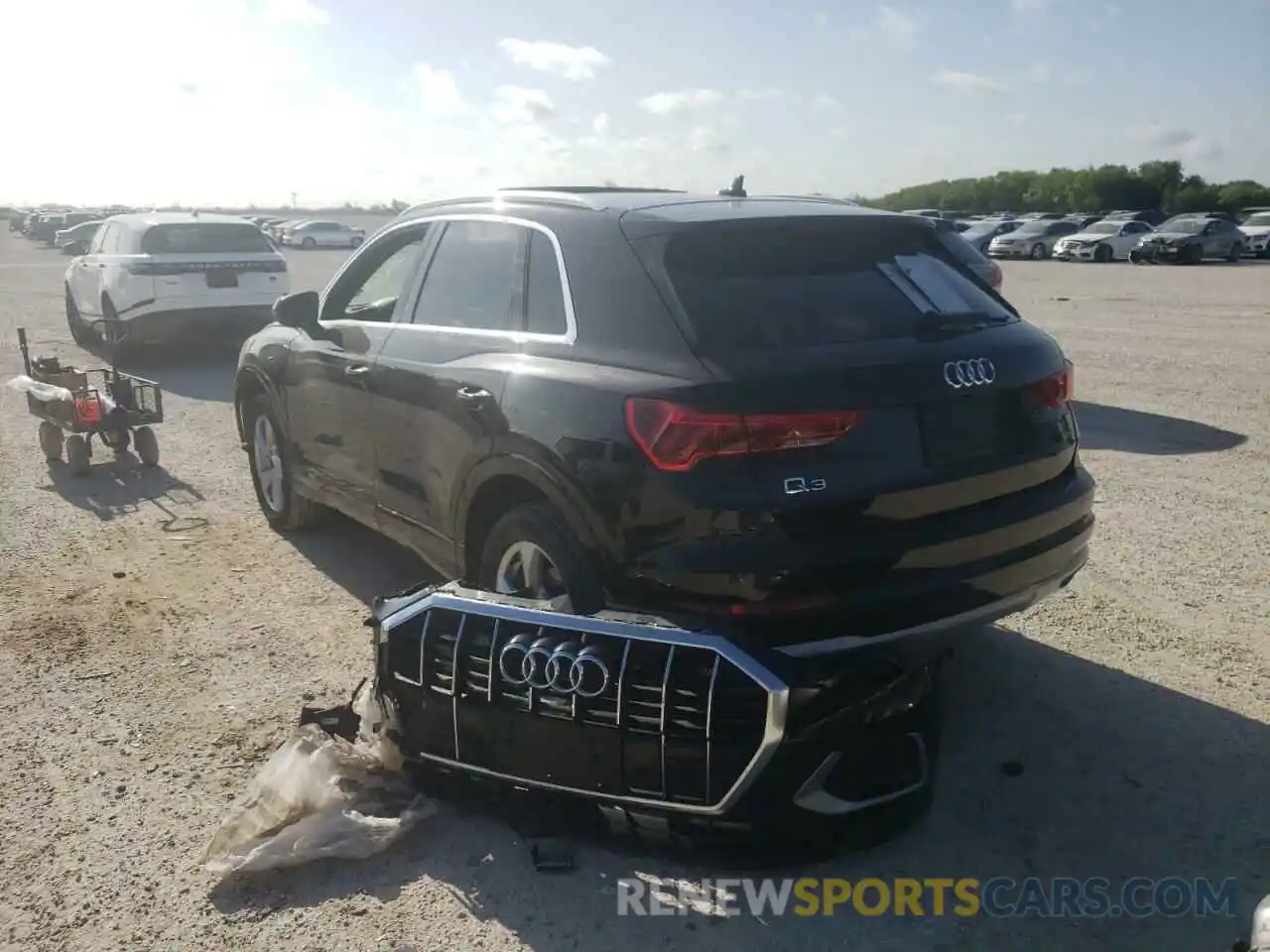 3 Photograph of a damaged car WA1AECF35L1024585 AUDI Q3 2020