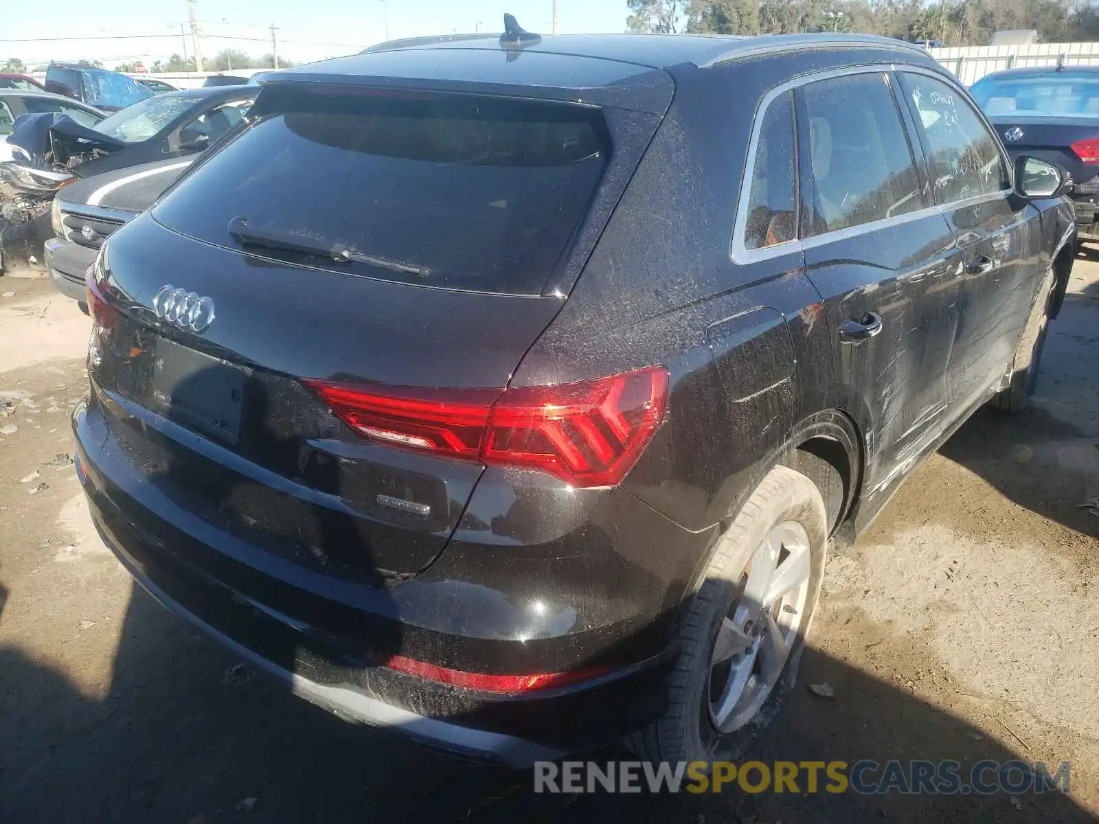 4 Photograph of a damaged car WA1AECF35L1026627 AUDI Q3 2020