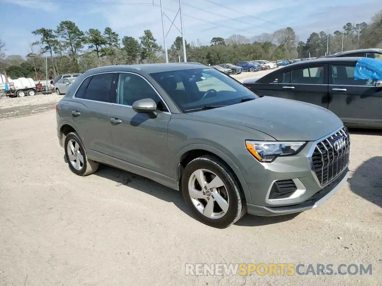 4 Photograph of a damaged car WA1AECF35L1053018 AUDI Q3 2020