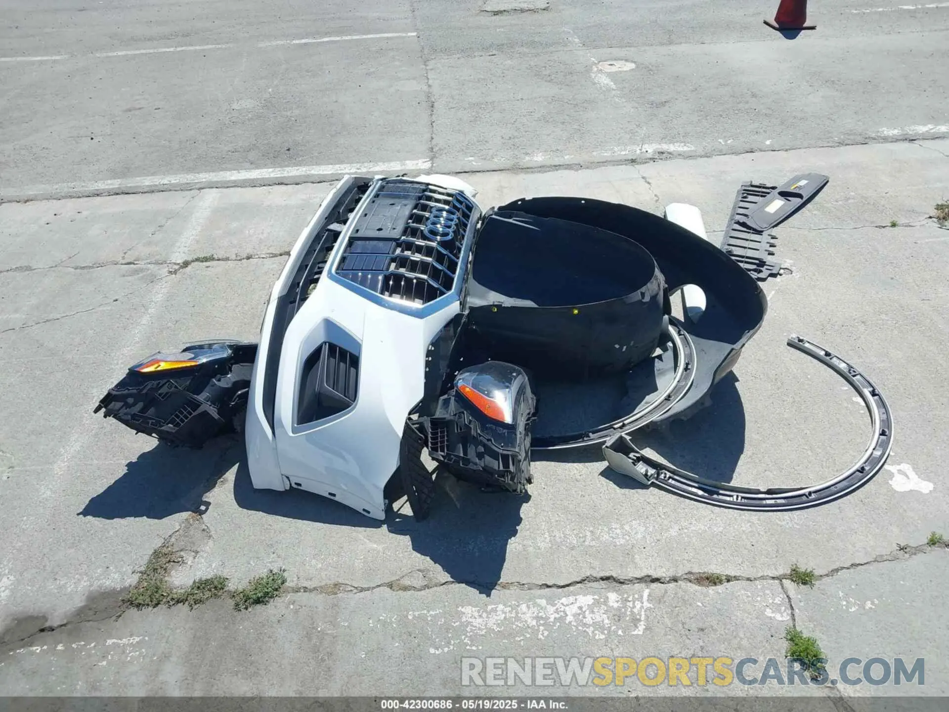 12 Photograph of a damaged car WA1AECF36L1045753 AUDI Q3 2020