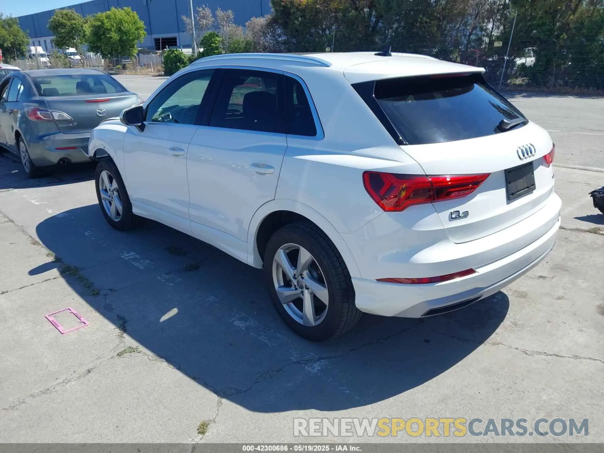 3 Photograph of a damaged car WA1AECF36L1045753 AUDI Q3 2020