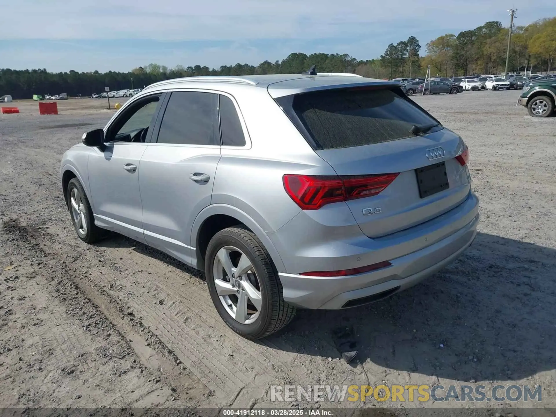 3 Photograph of a damaged car WA1AECF36L1057823 AUDI Q3 2020