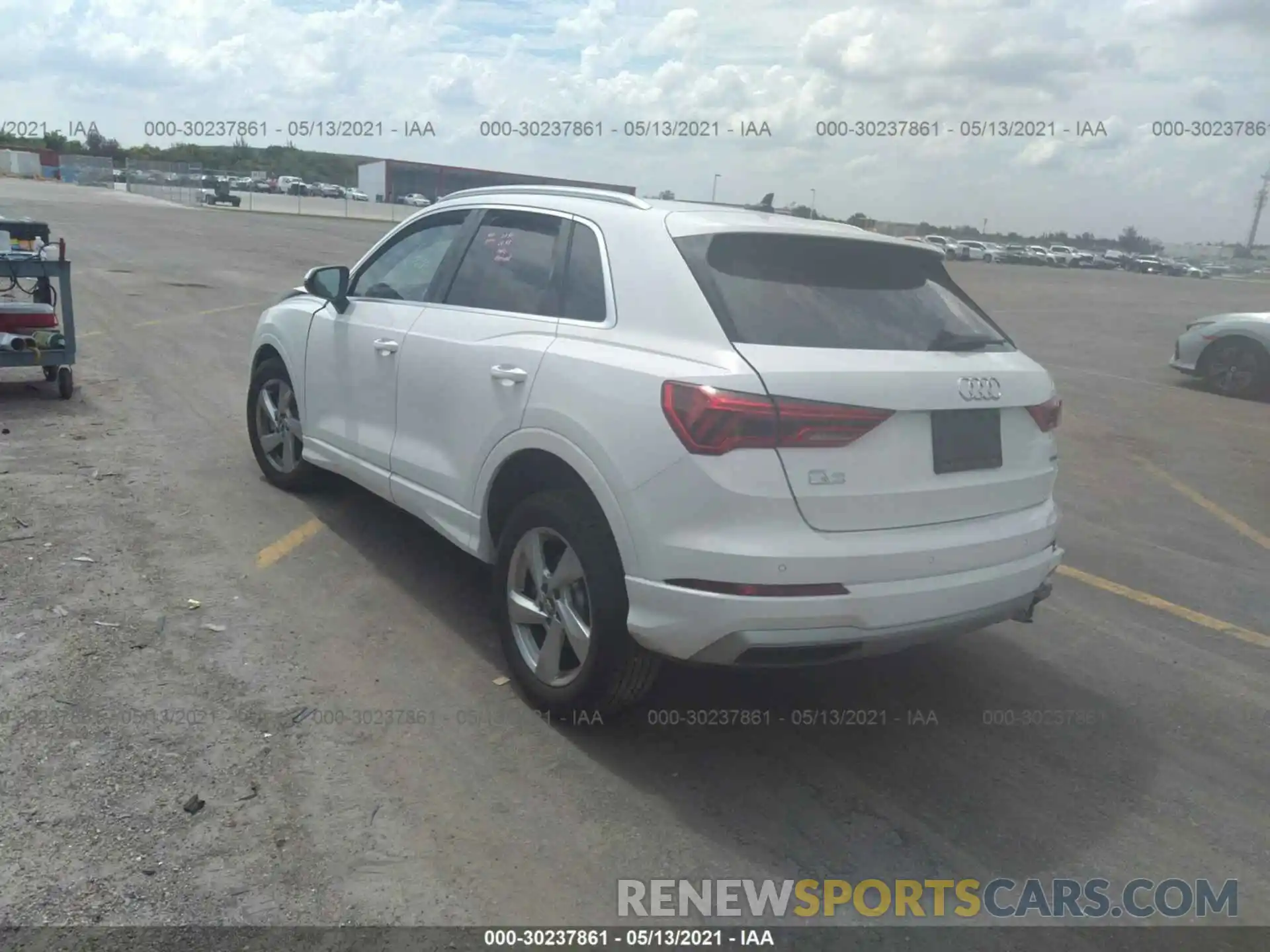 3 Photograph of a damaged car WA1AECF36L1066683 AUDI Q3 2020