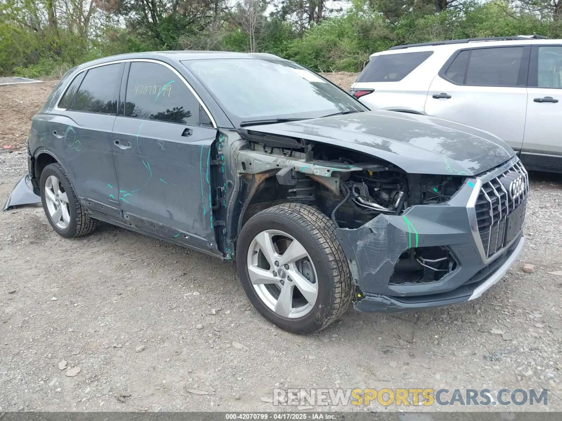 1 Photograph of a damaged car WA1AECF36L1083306 AUDI Q3 2020