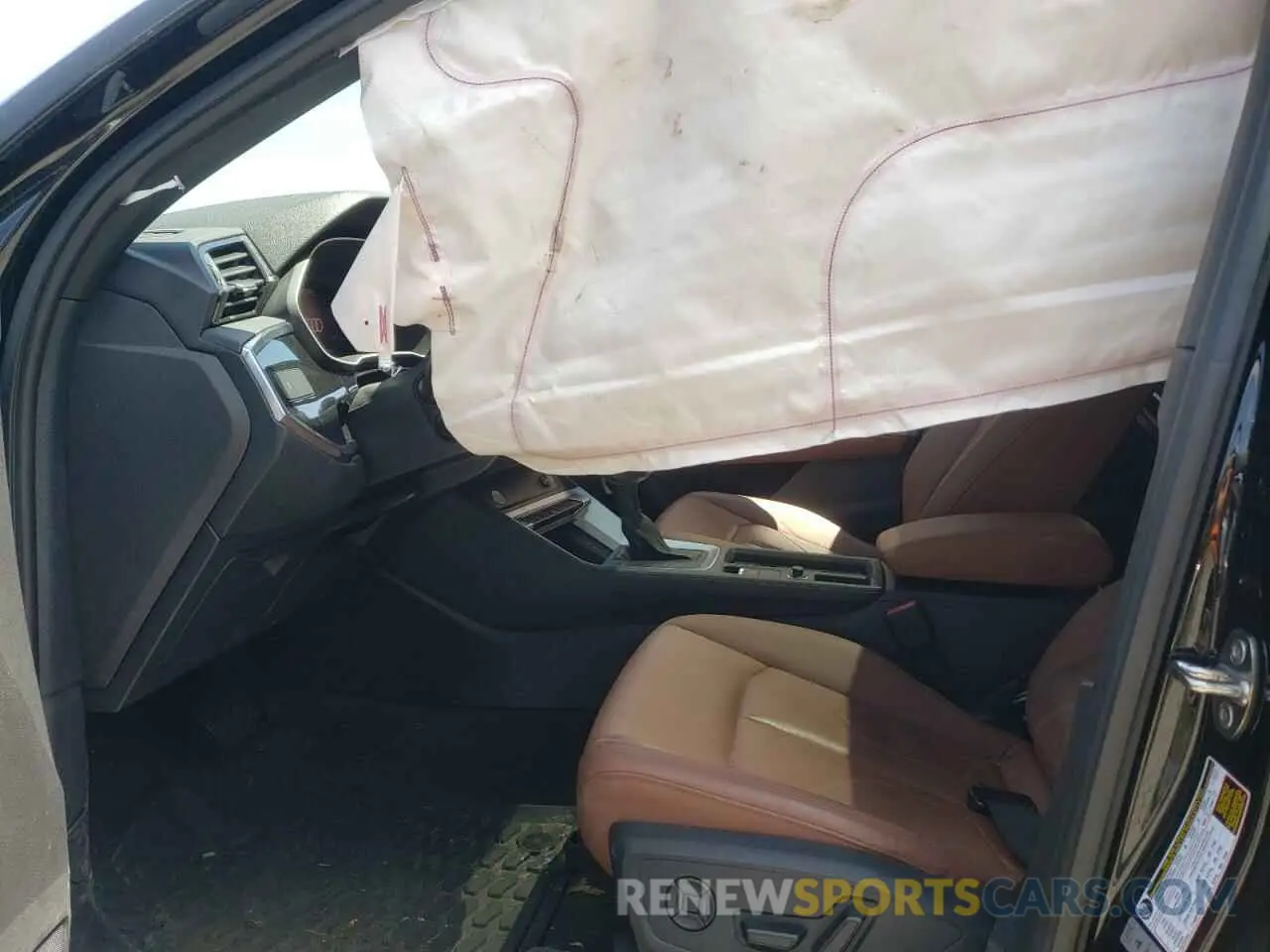 7 Photograph of a damaged car WA1AECF37L1001678 AUDI Q3 2020