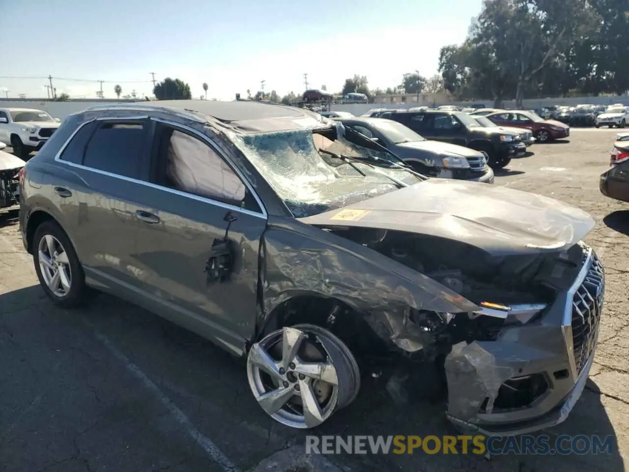 4 Photograph of a damaged car WA1AECF37L1003849 AUDI Q3 2020