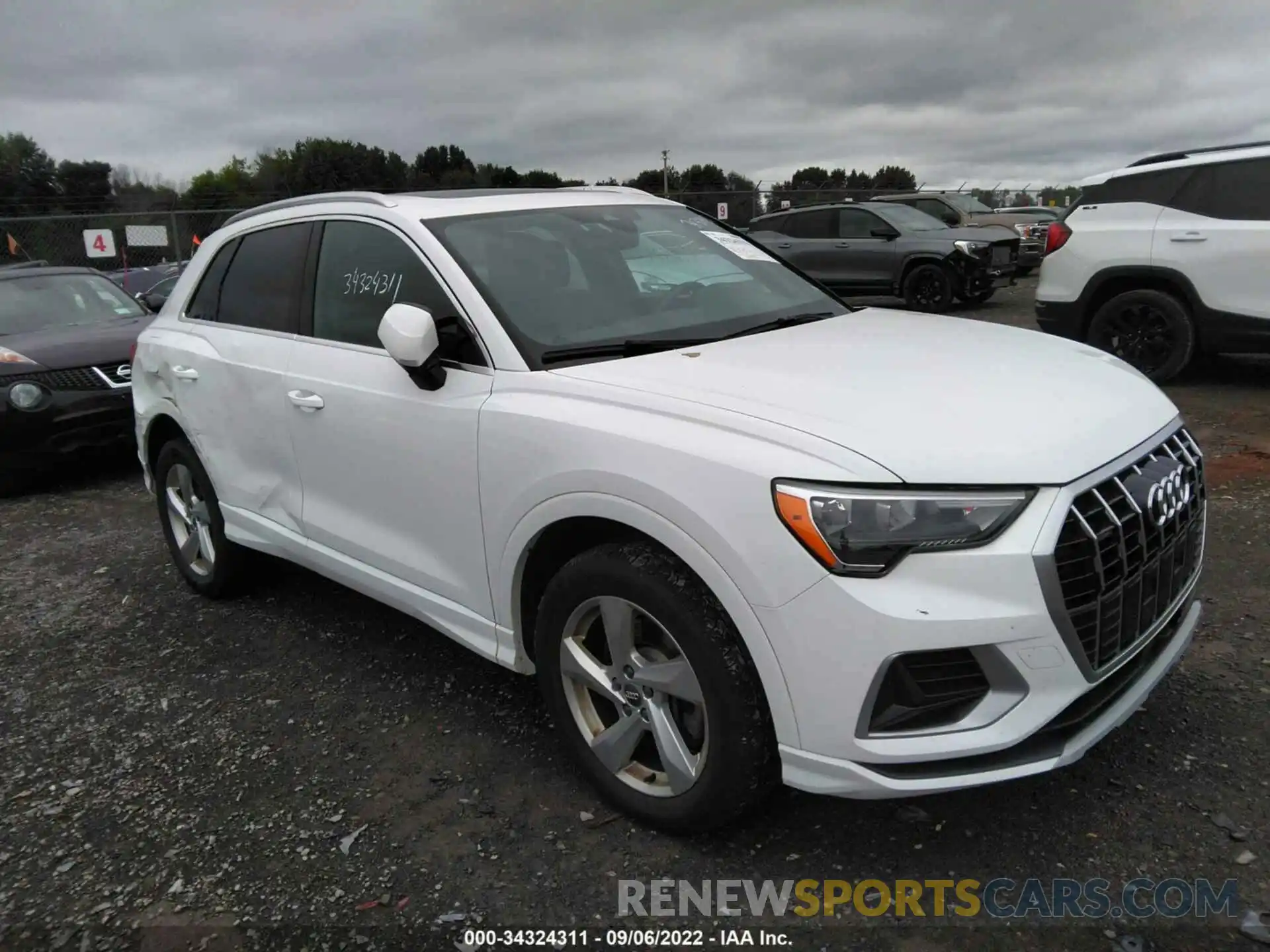 1 Photograph of a damaged car WA1AECF37L1054865 AUDI Q3 2020