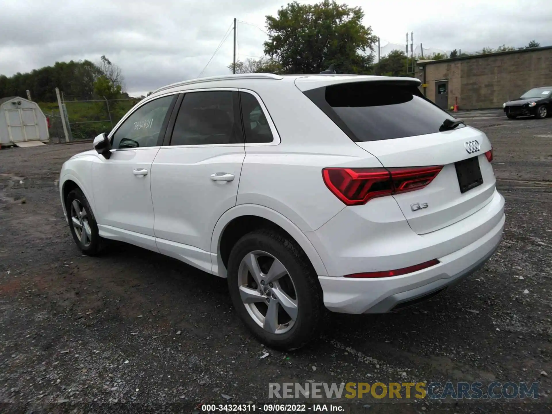 3 Photograph of a damaged car WA1AECF37L1054865 AUDI Q3 2020