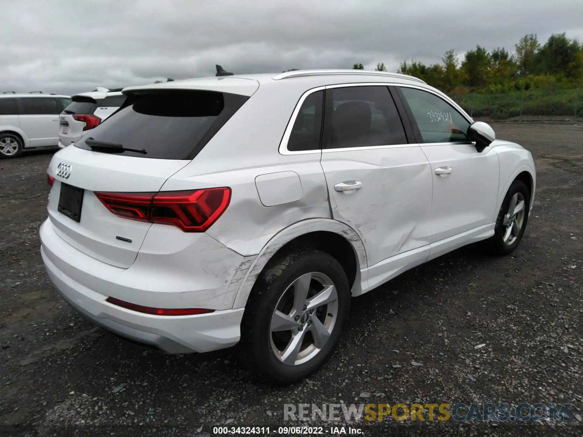 4 Photograph of a damaged car WA1AECF37L1054865 AUDI Q3 2020