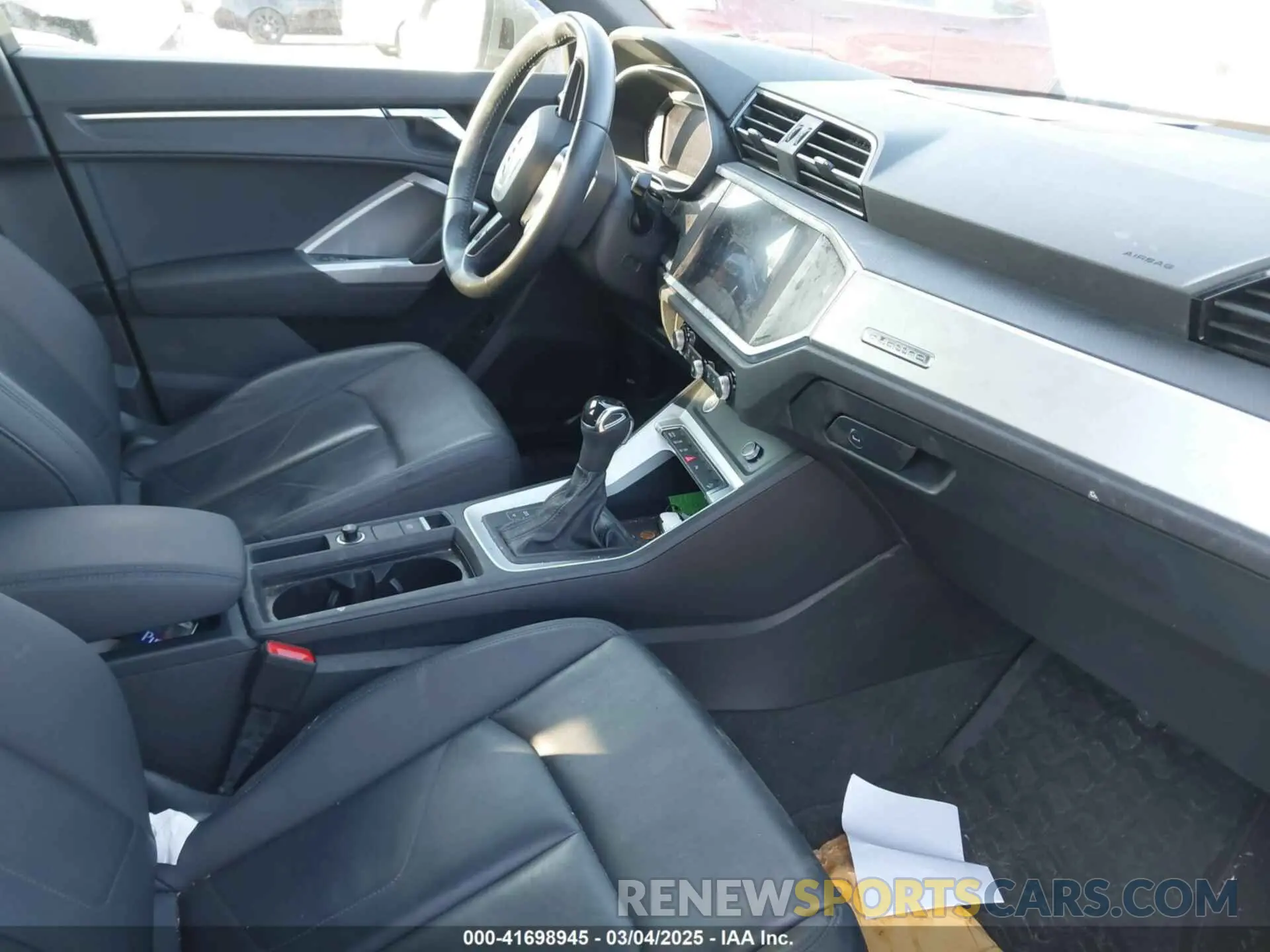 5 Photograph of a damaged car WA1AECF37L1071150 AUDI Q3 2020