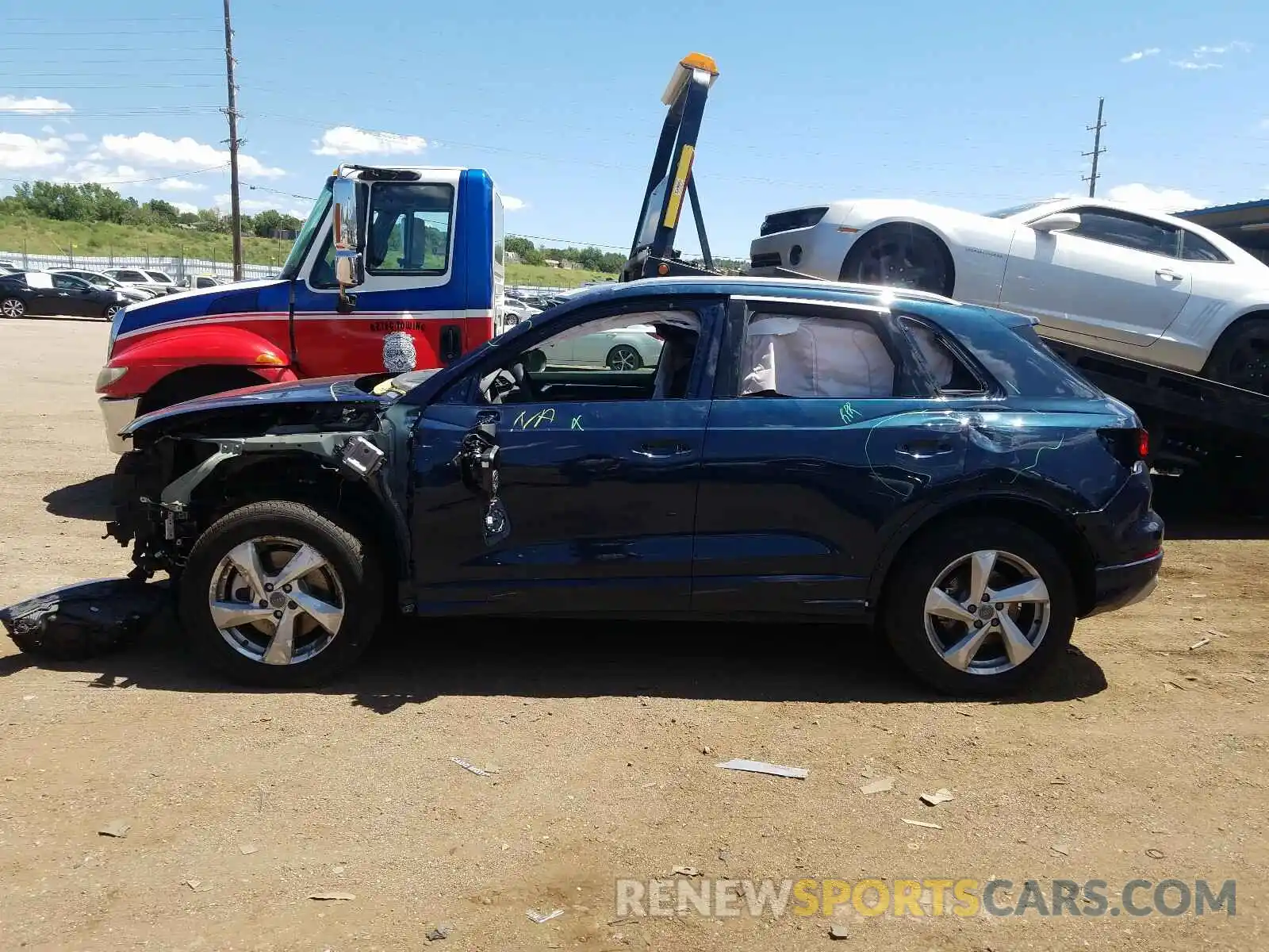 9 Photograph of a damaged car WA1AECF37L1081404 AUDI Q3 2020