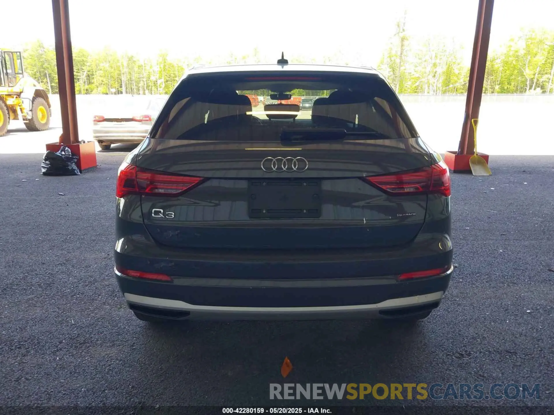 16 Photograph of a damaged car WA1AECF37L1125305 AUDI Q3 2020