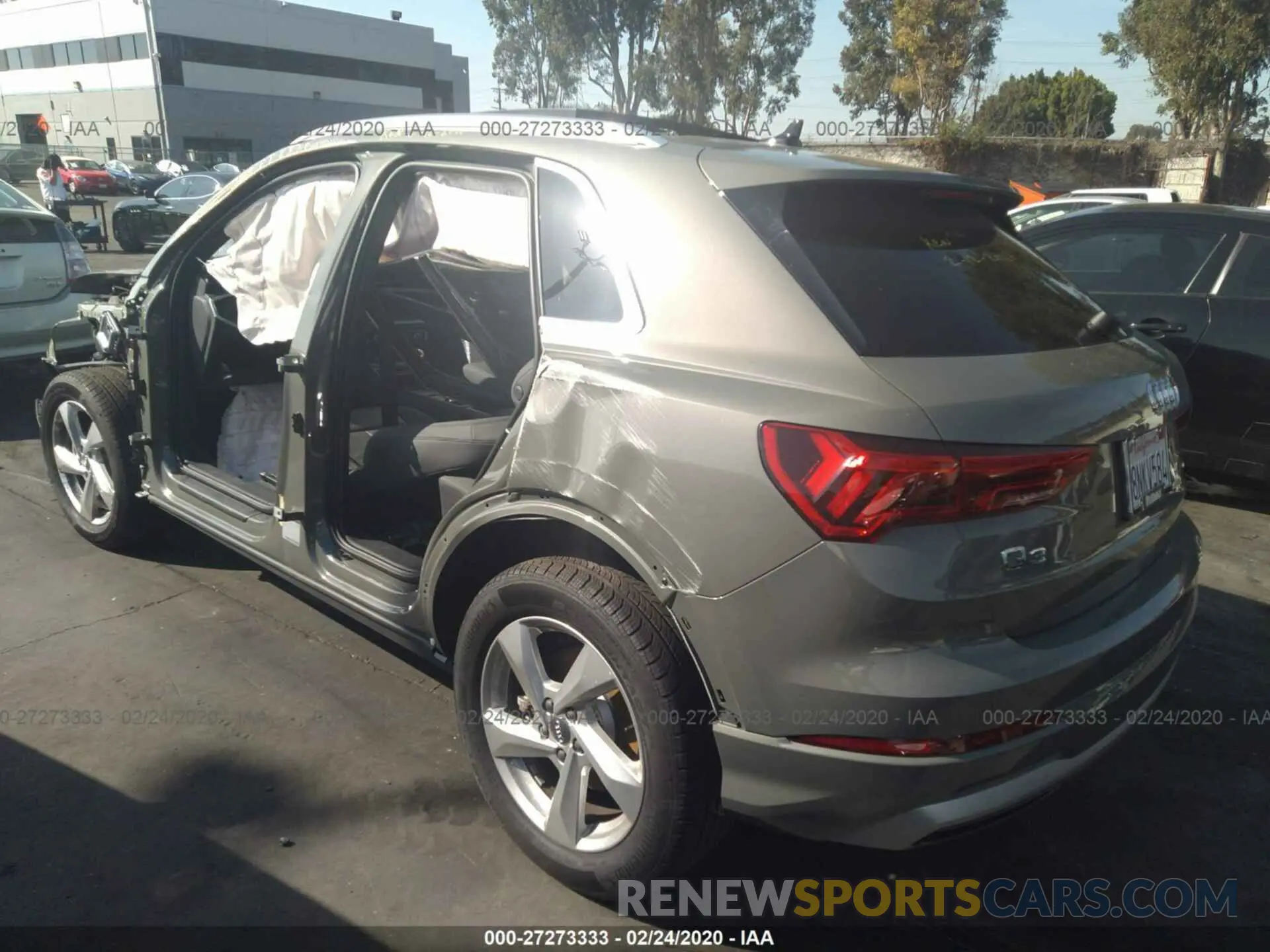 3 Photograph of a damaged car WA1AECF38L1003861 AUDI Q3 2020