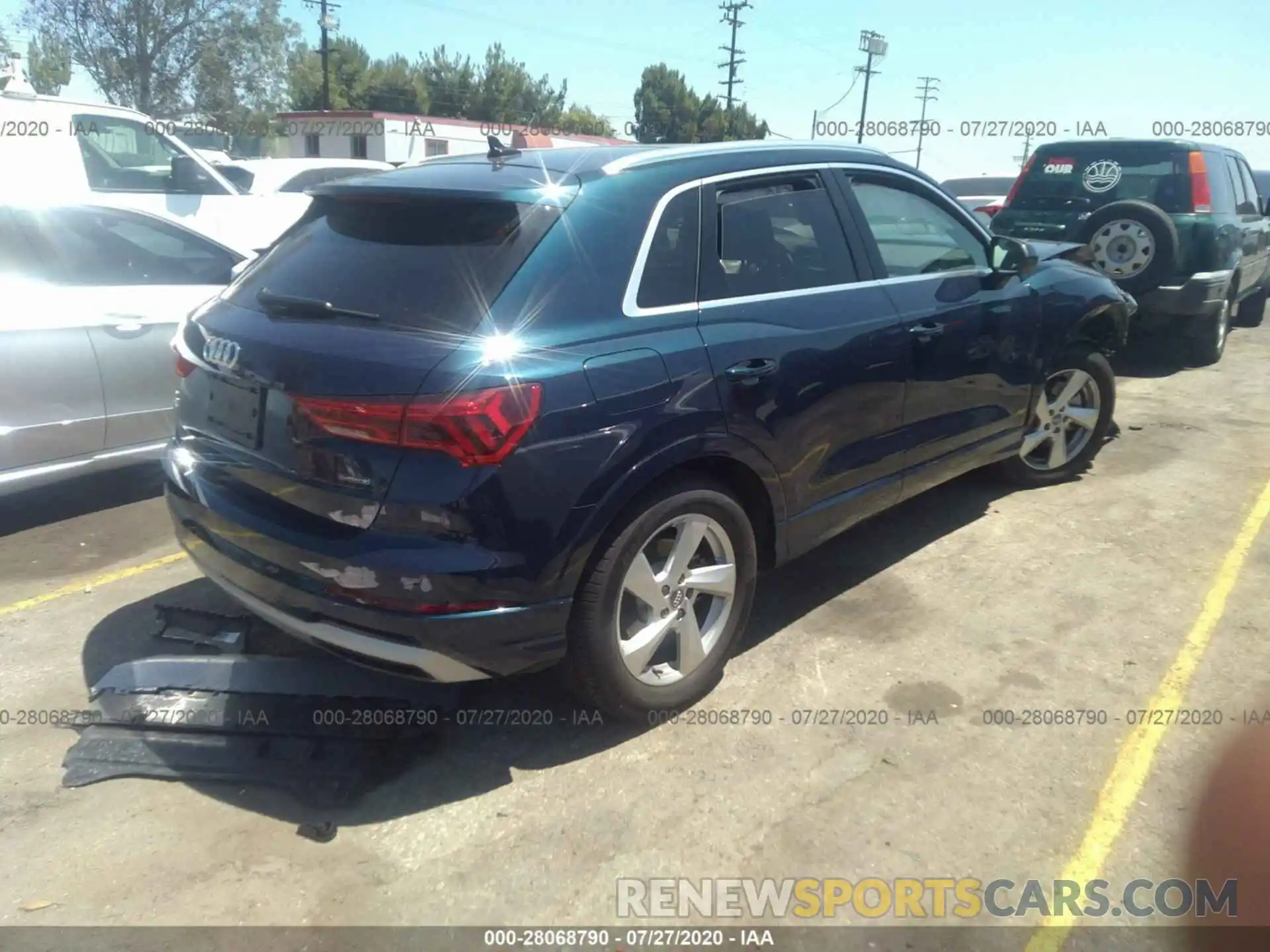 4 Photograph of a damaged car WA1AECF38L1005822 AUDI Q3 2020