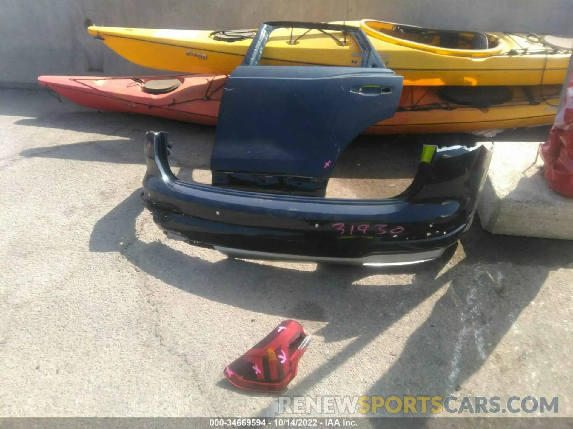 12 Photograph of a damaged car WA1AECF38L1102082 AUDI Q3 2020