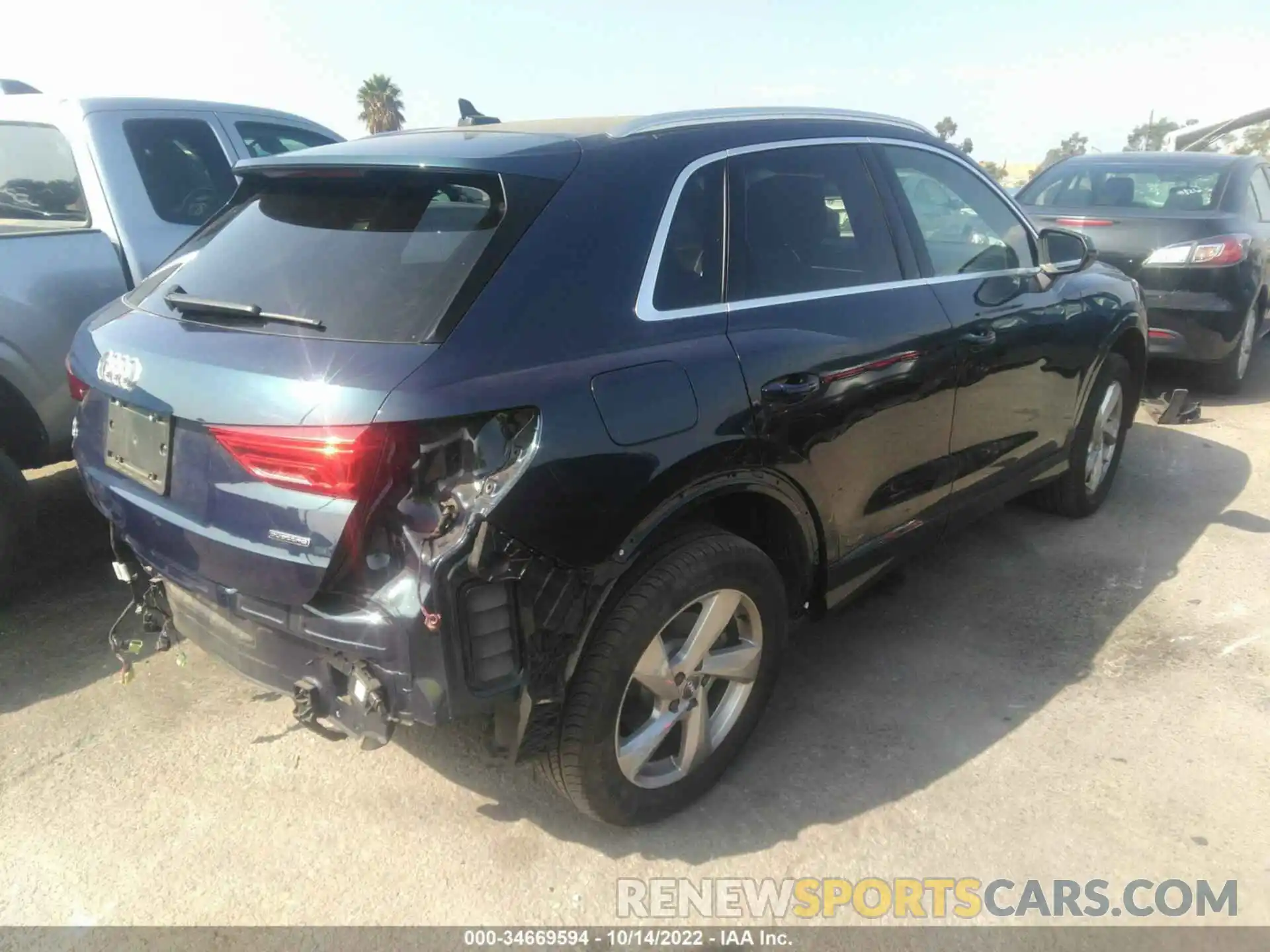 4 Photograph of a damaged car WA1AECF38L1102082 AUDI Q3 2020