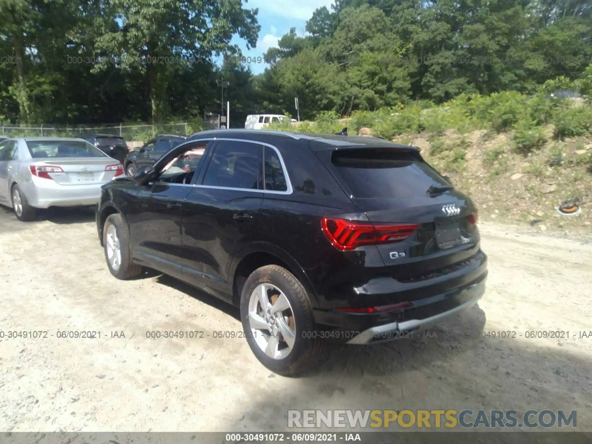 3 Photograph of a damaged car WA1AECF38L1124647 AUDI Q3 2020