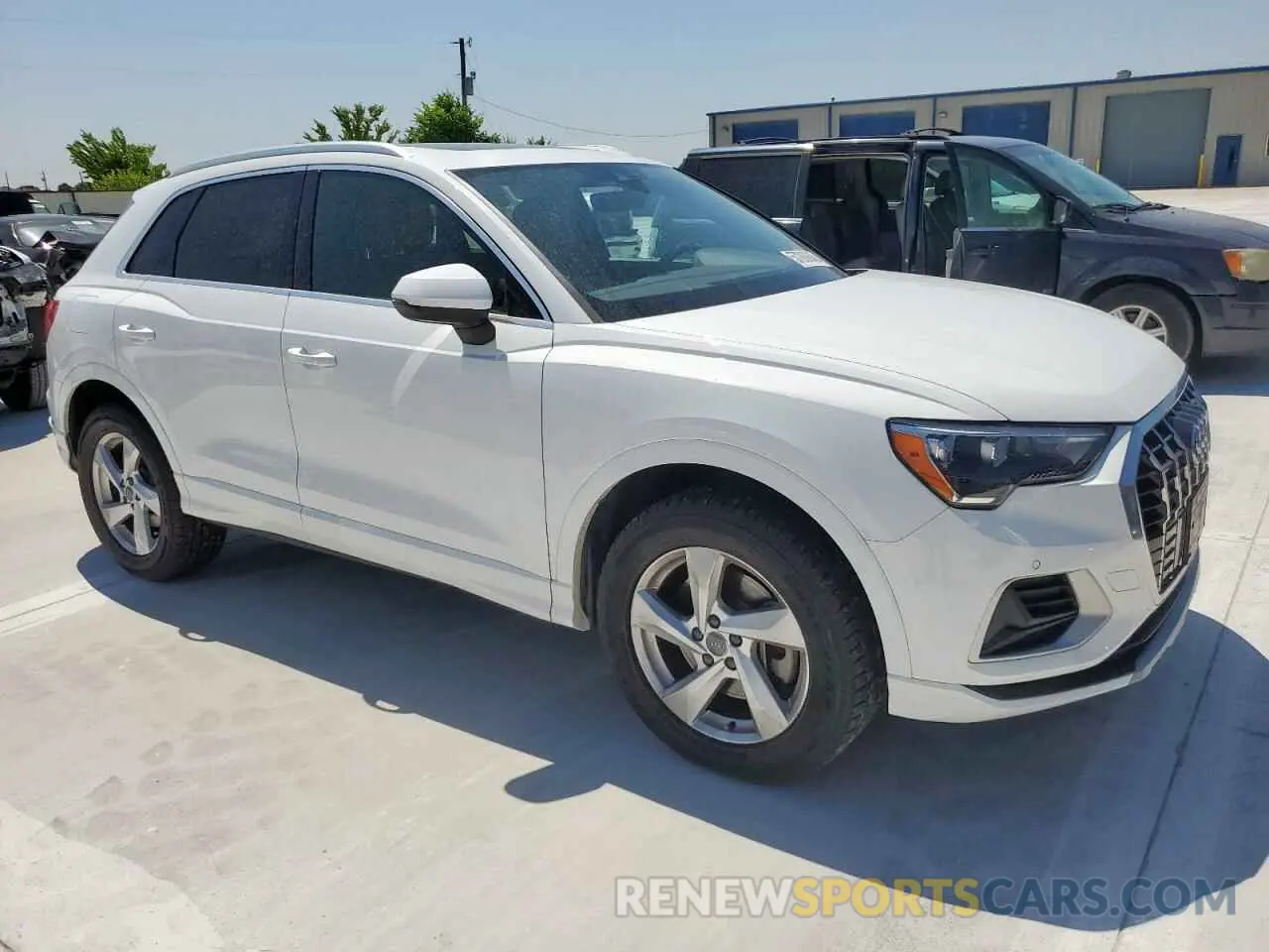 4 Photograph of a damaged car WA1AECF3XL1110331 AUDI Q3 2020