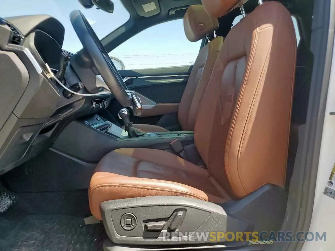 7 Photograph of a damaged car WA1AECF3XL1110331 AUDI Q3 2020