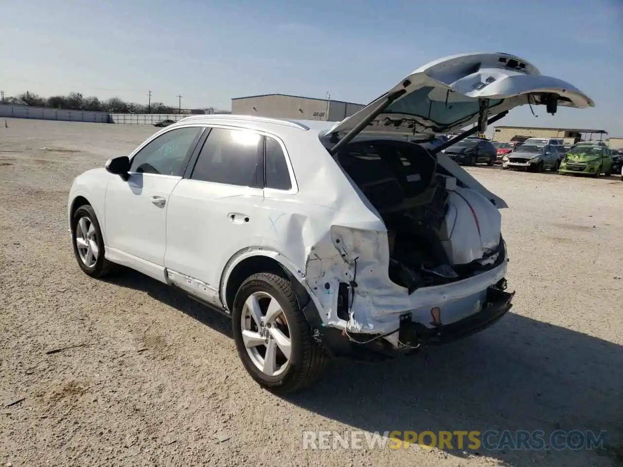 3 Photograph of a damaged car WA1BECF31L1095397 AUDI Q3 2020