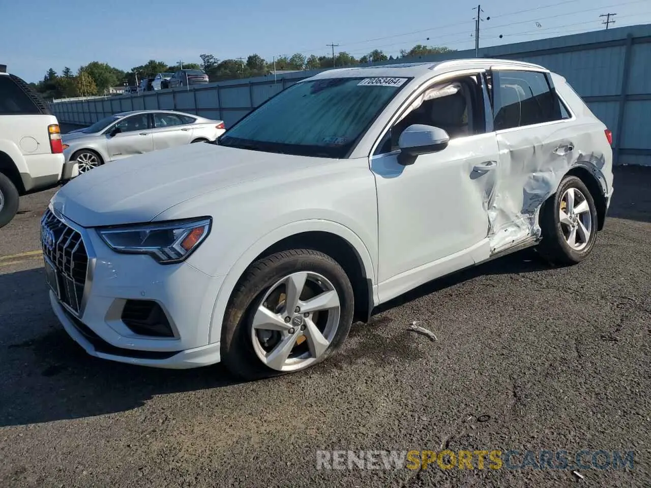 1 Photograph of a damaged car WA1BECF32L1001348 AUDI Q3 2020