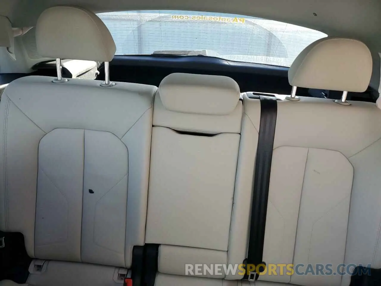 10 Photograph of a damaged car WA1BECF32L1001348 AUDI Q3 2020