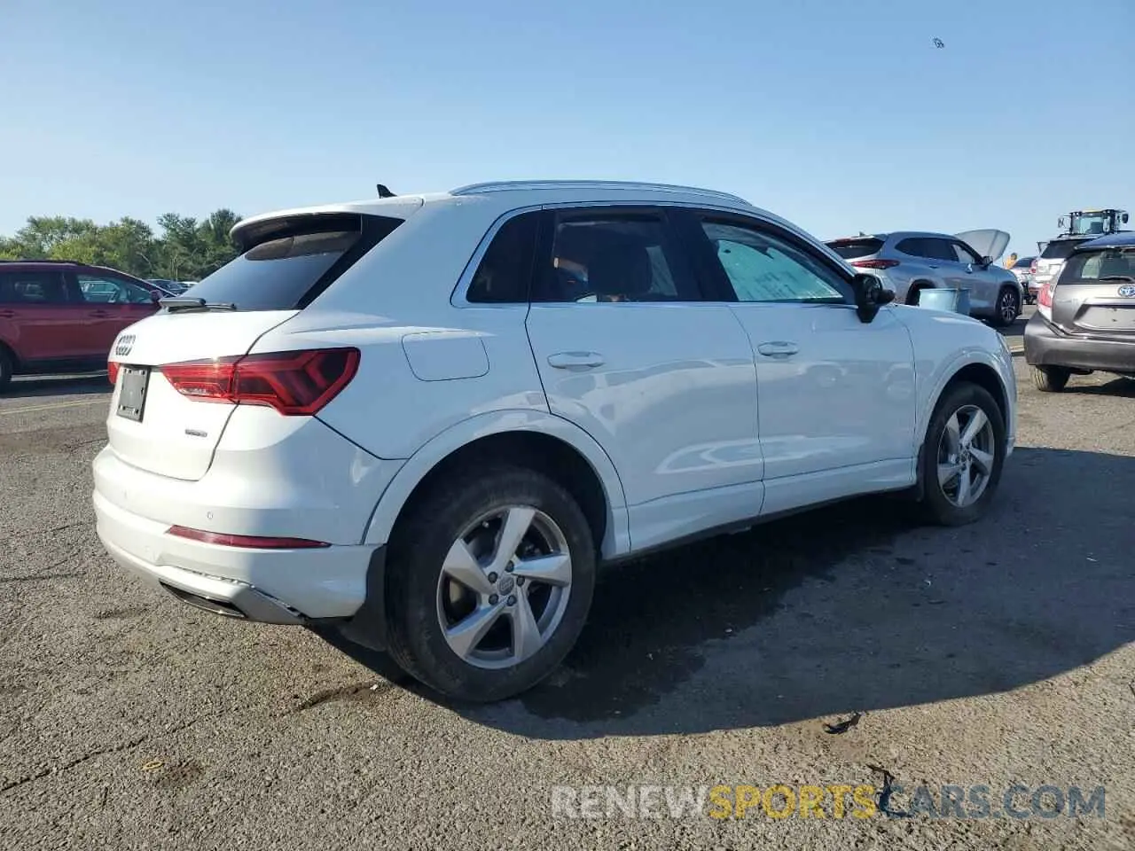 3 Photograph of a damaged car WA1BECF32L1001348 AUDI Q3 2020