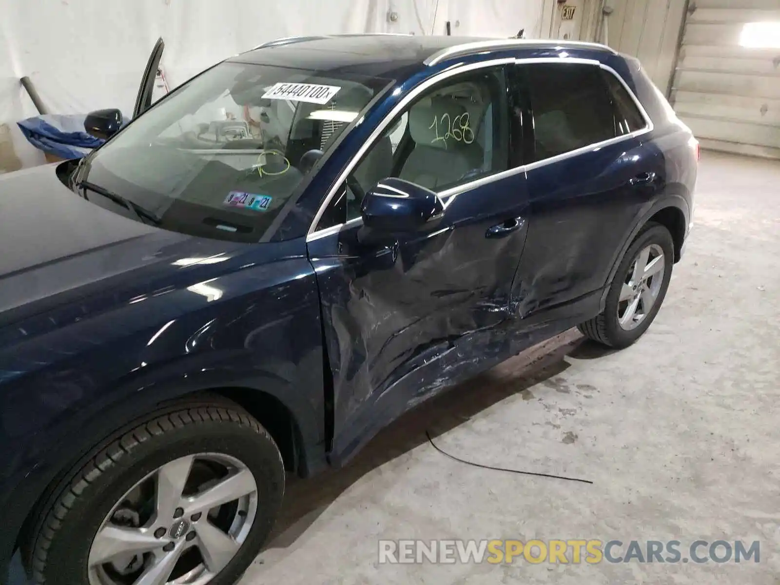 9 Photograph of a damaged car WA1BECF32L1116886 AUDI Q3 2020