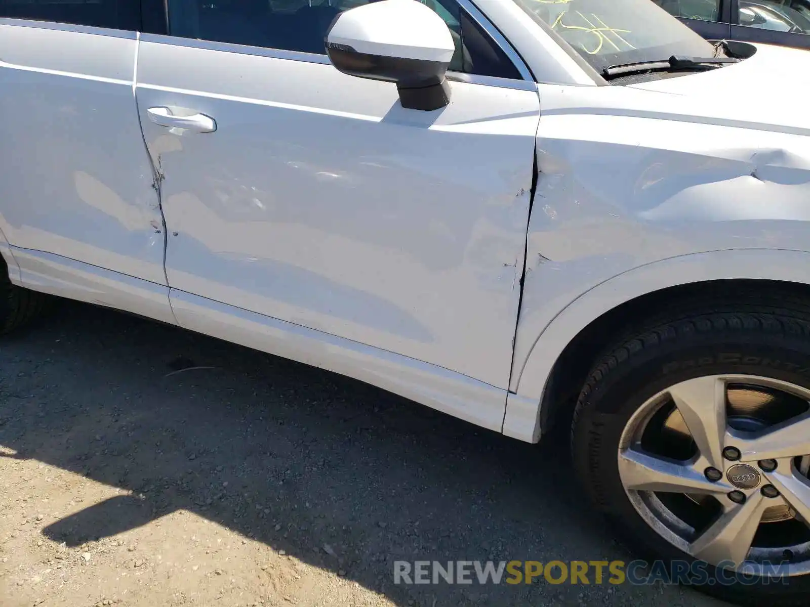 9 Photograph of a damaged car WA1BECF34L1080599 AUDI Q3 2020