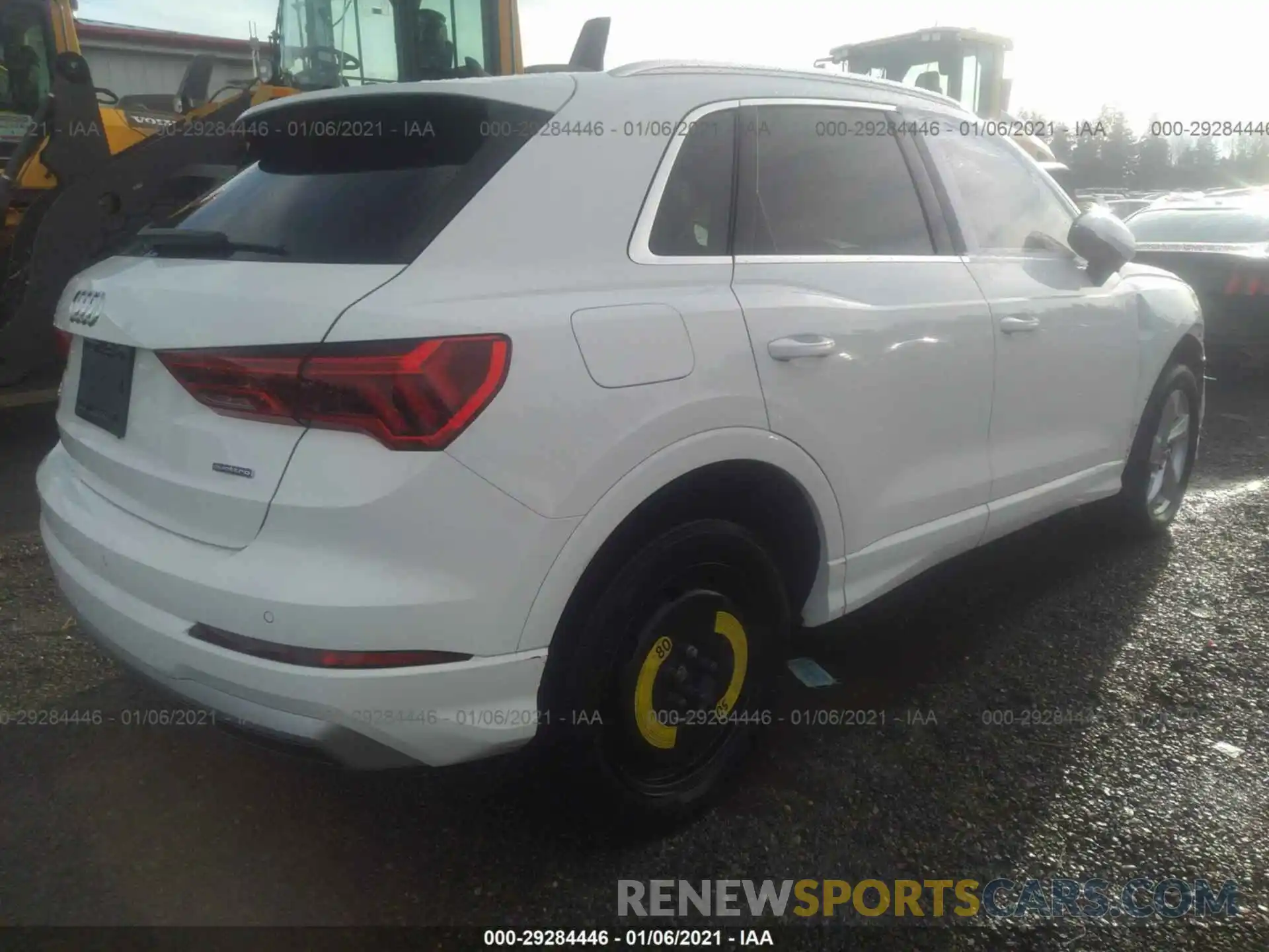 4 Photograph of a damaged car WA1BECF37L1005234 AUDI Q3 2020