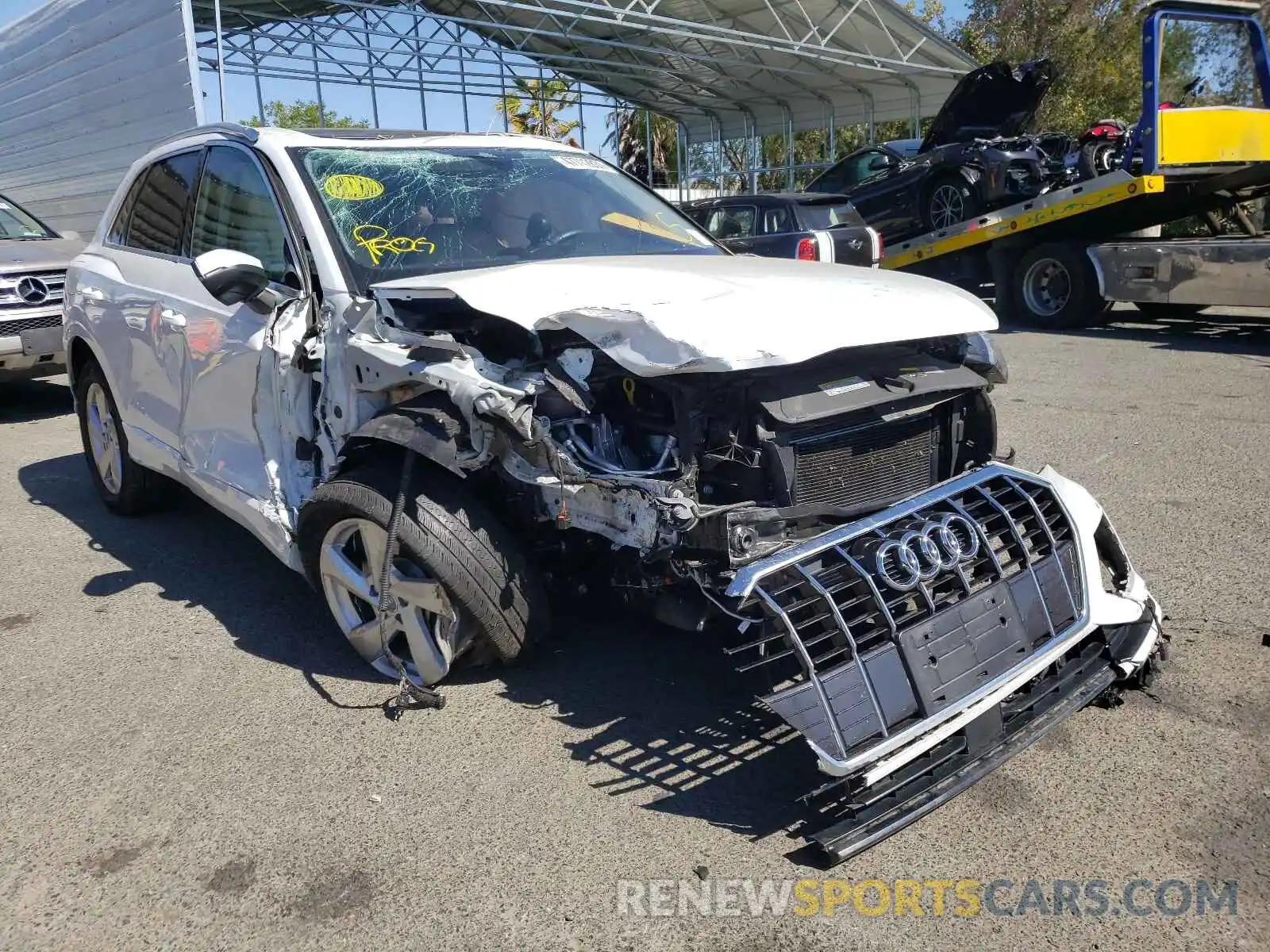 1 Photograph of a damaged car WA1BECF3XL1056016 AUDI Q3 2020