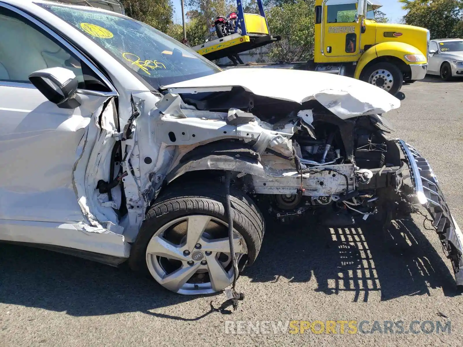 9 Photograph of a damaged car WA1BECF3XL1056016 AUDI Q3 2020