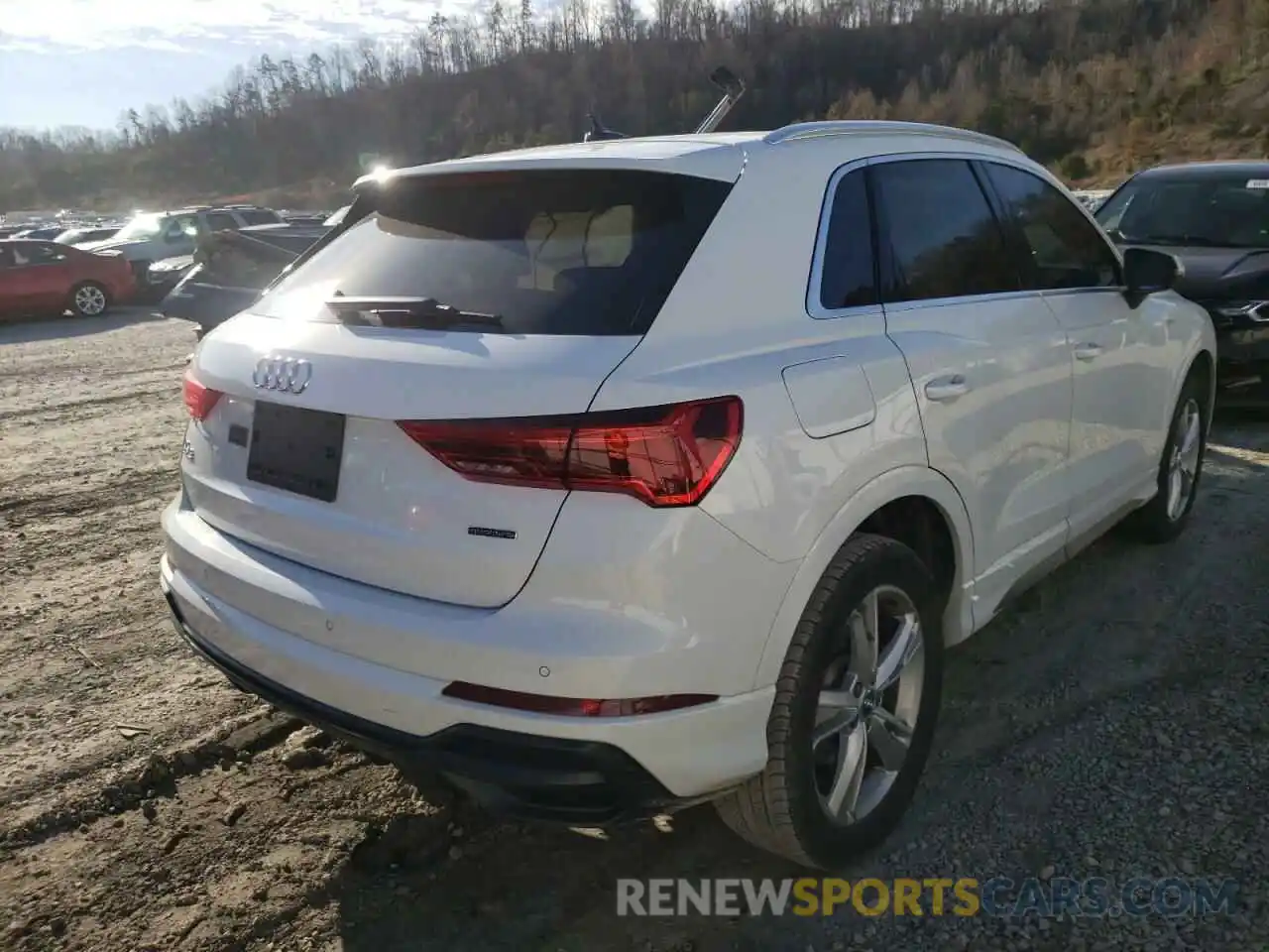 4 Photograph of a damaged car WA1DECF30L1065915 AUDI Q3 2020