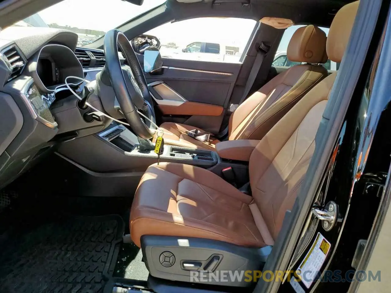7 Photograph of a damaged car WA1DECF30L1100906 AUDI Q3 2020