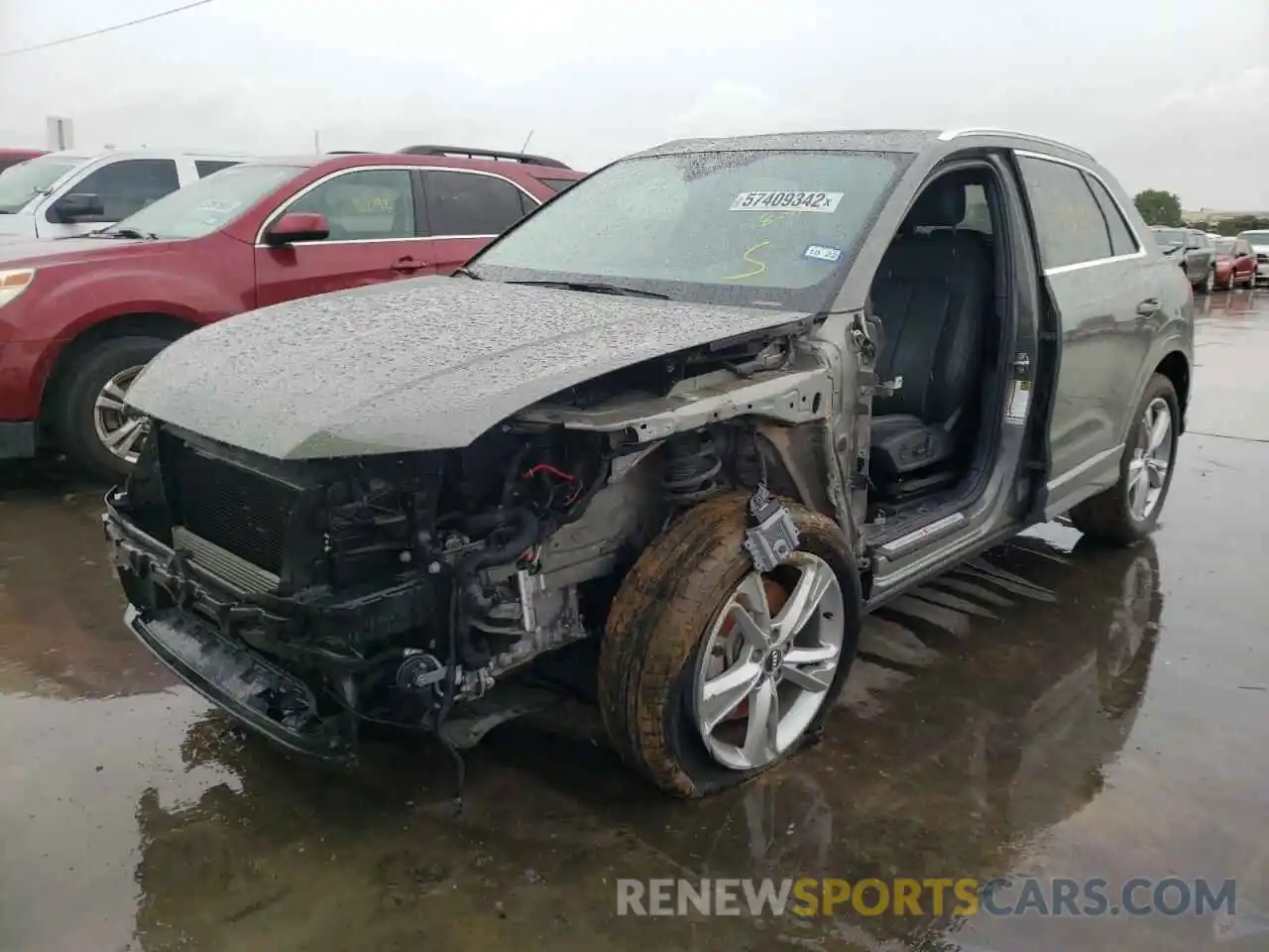 2 Photograph of a damaged car WA1DECF31L1006064 AUDI Q3 2020