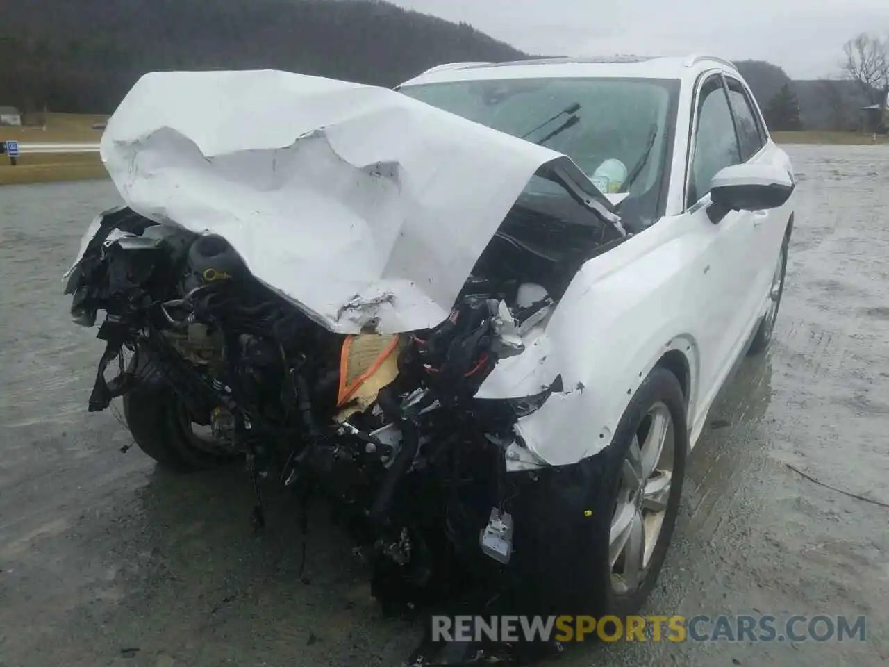 2 Photograph of a damaged car WA1DECF31L1019235 AUDI Q3 2020