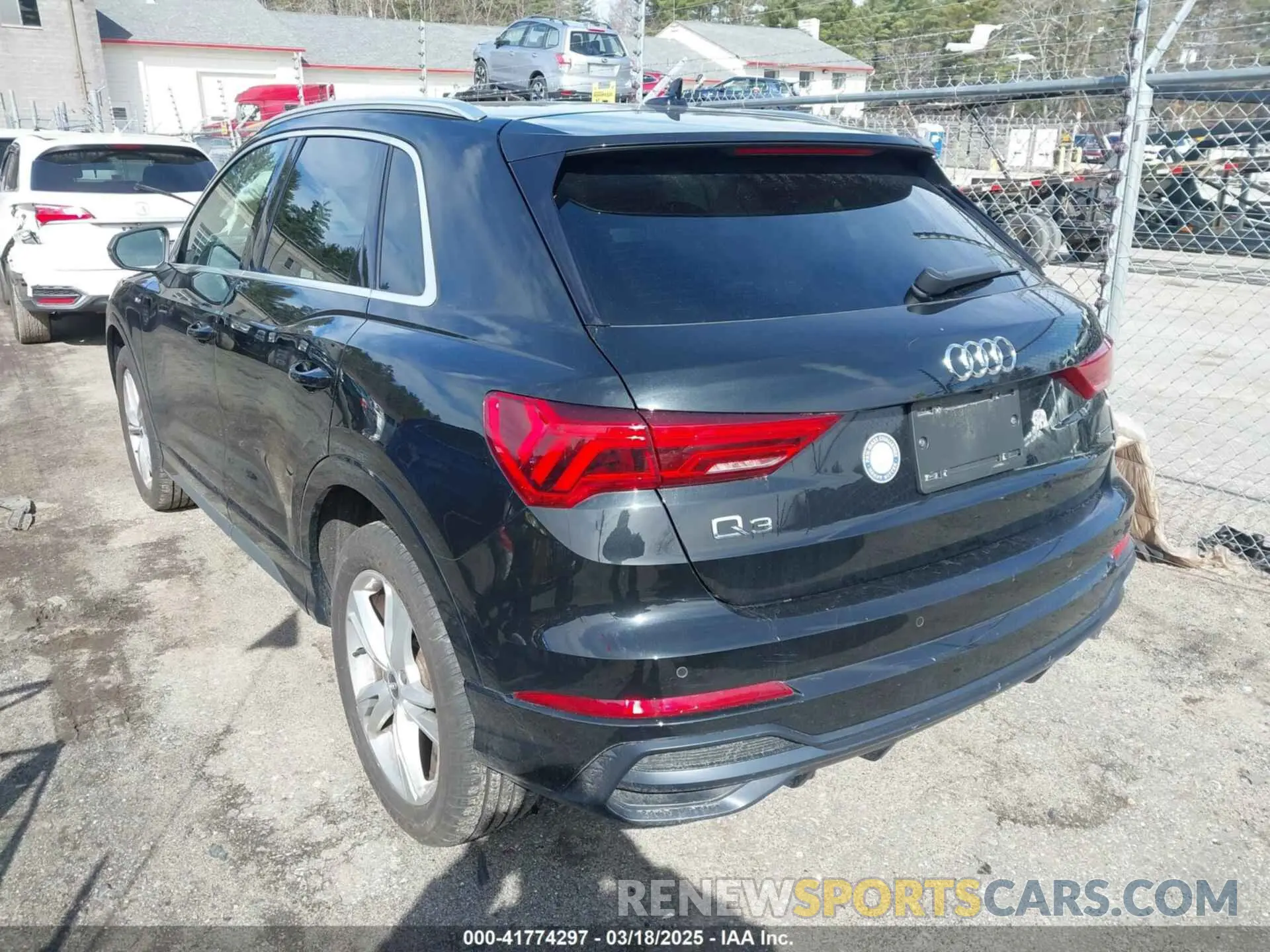 3 Photograph of a damaged car WA1DECF31L1030946 AUDI Q3 2020